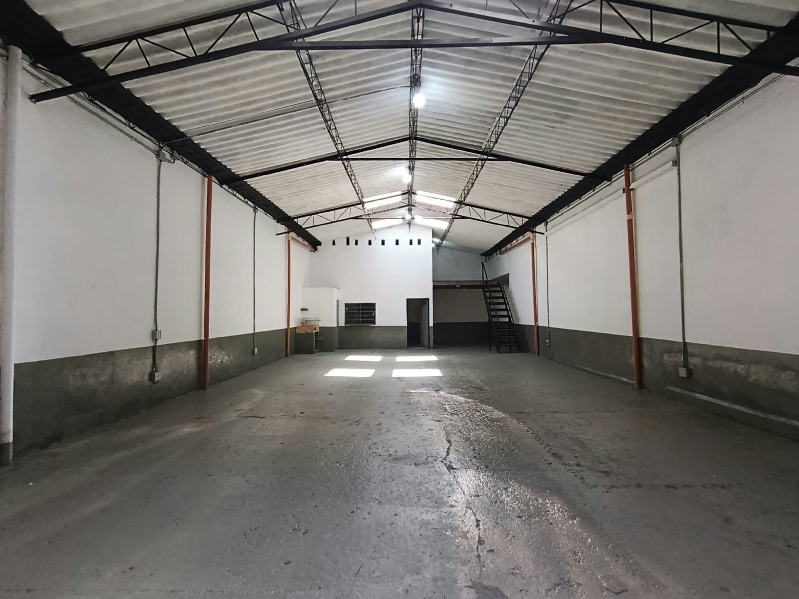 Bodega en arriendo en Buenos Aires, Centro, Medellín — foto 5 de 16