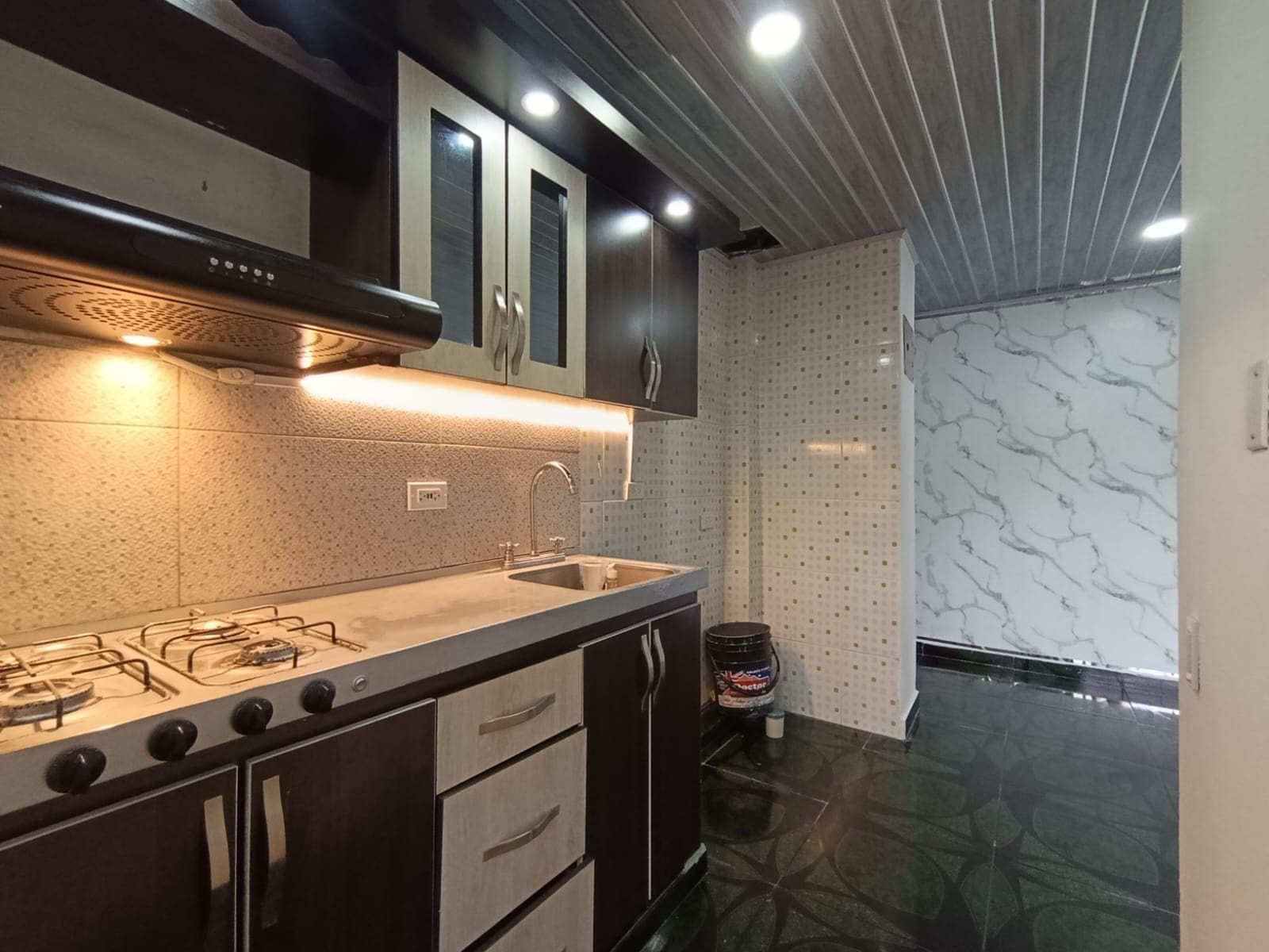Apartamento en arriendo en Buenos Aires, Centro, Medellín — foto 1 de 15