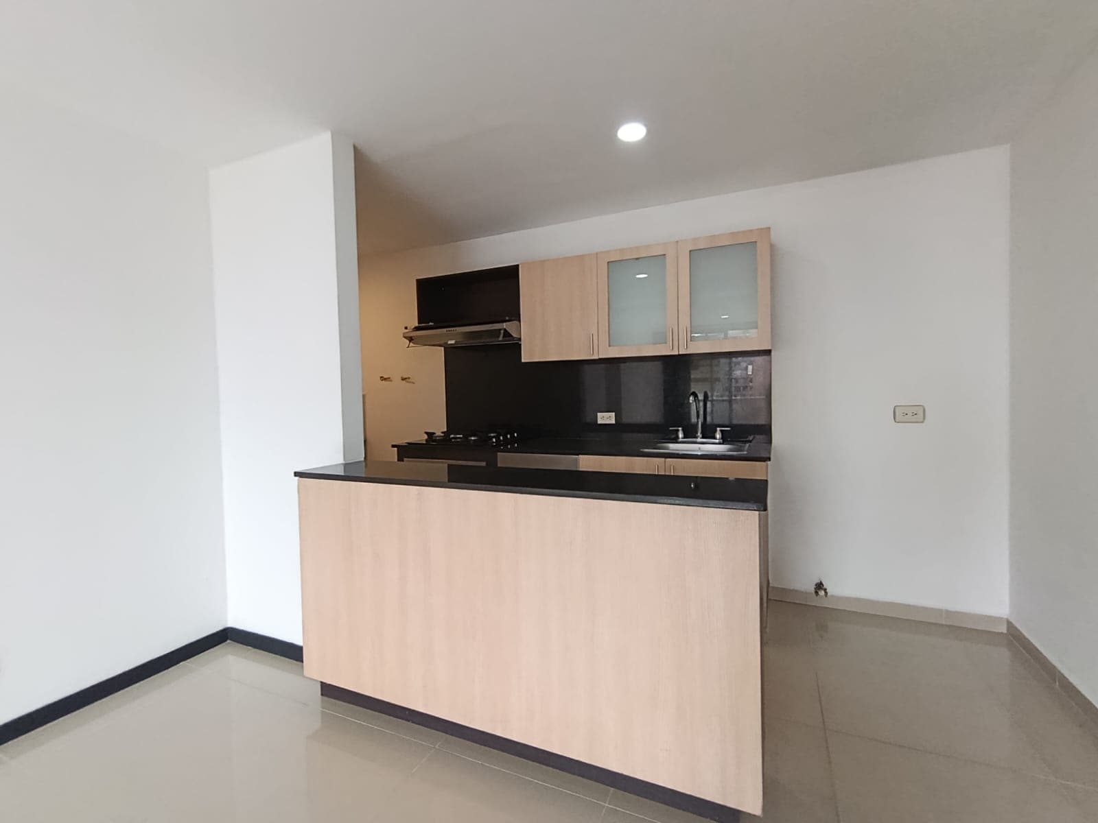Apartamento en arriendo en Ciudad del Rio, El Poblado, Medellín — foto 1 de 18
