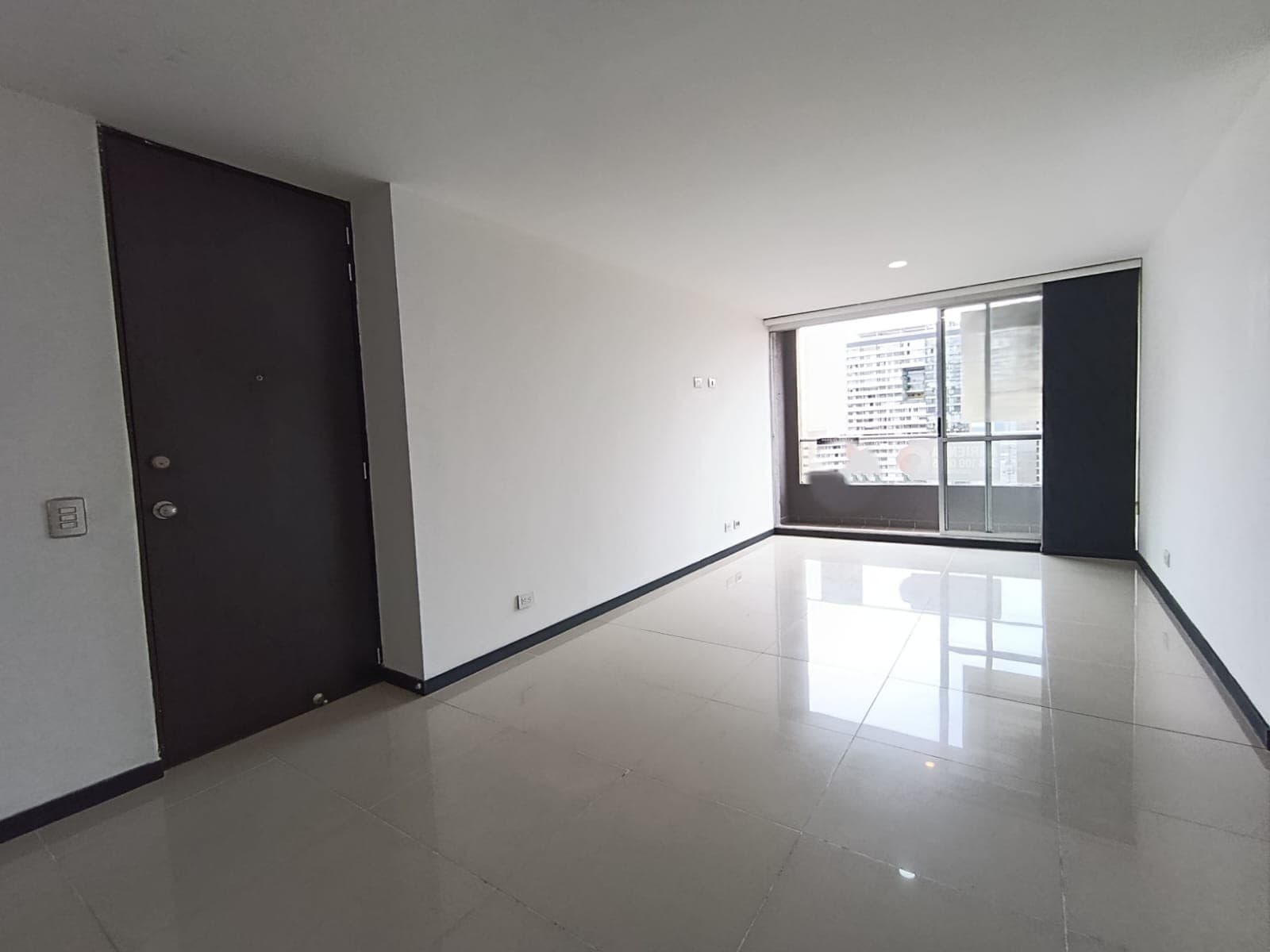 Apartamento en arriendo en Ciudad del Rio, El Poblado, Medellín — foto 2 de 18