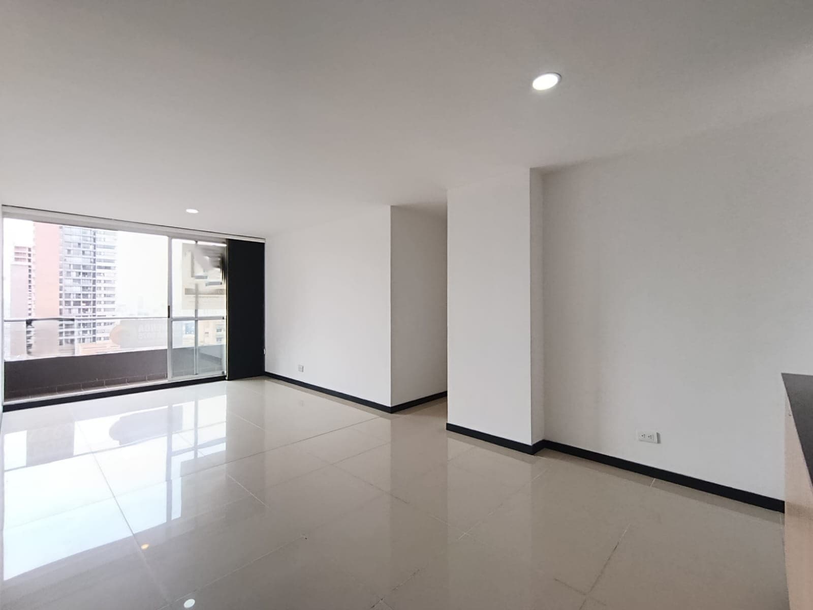 Apartamento en arriendo en Ciudad del Rio, El Poblado, Medellín — foto 5 de 18