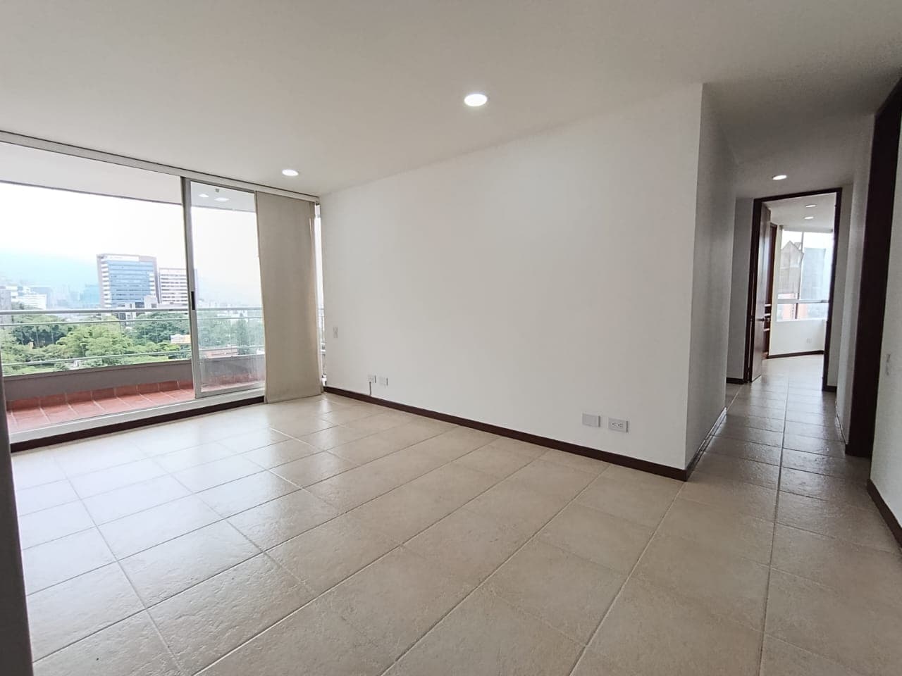 Apartamento en arriendo en Castropol, El Poblado, Medellín — foto 1 de 14