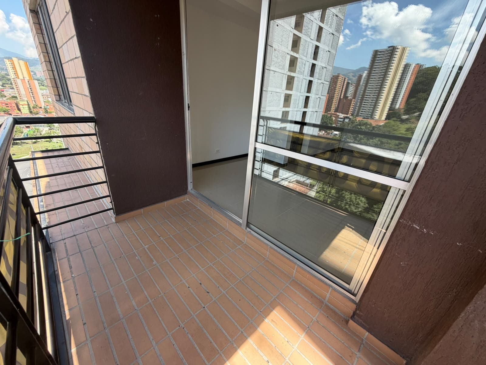 Apartamento en arriendo en El Carmelo Sabaneta — foto 1 de 20