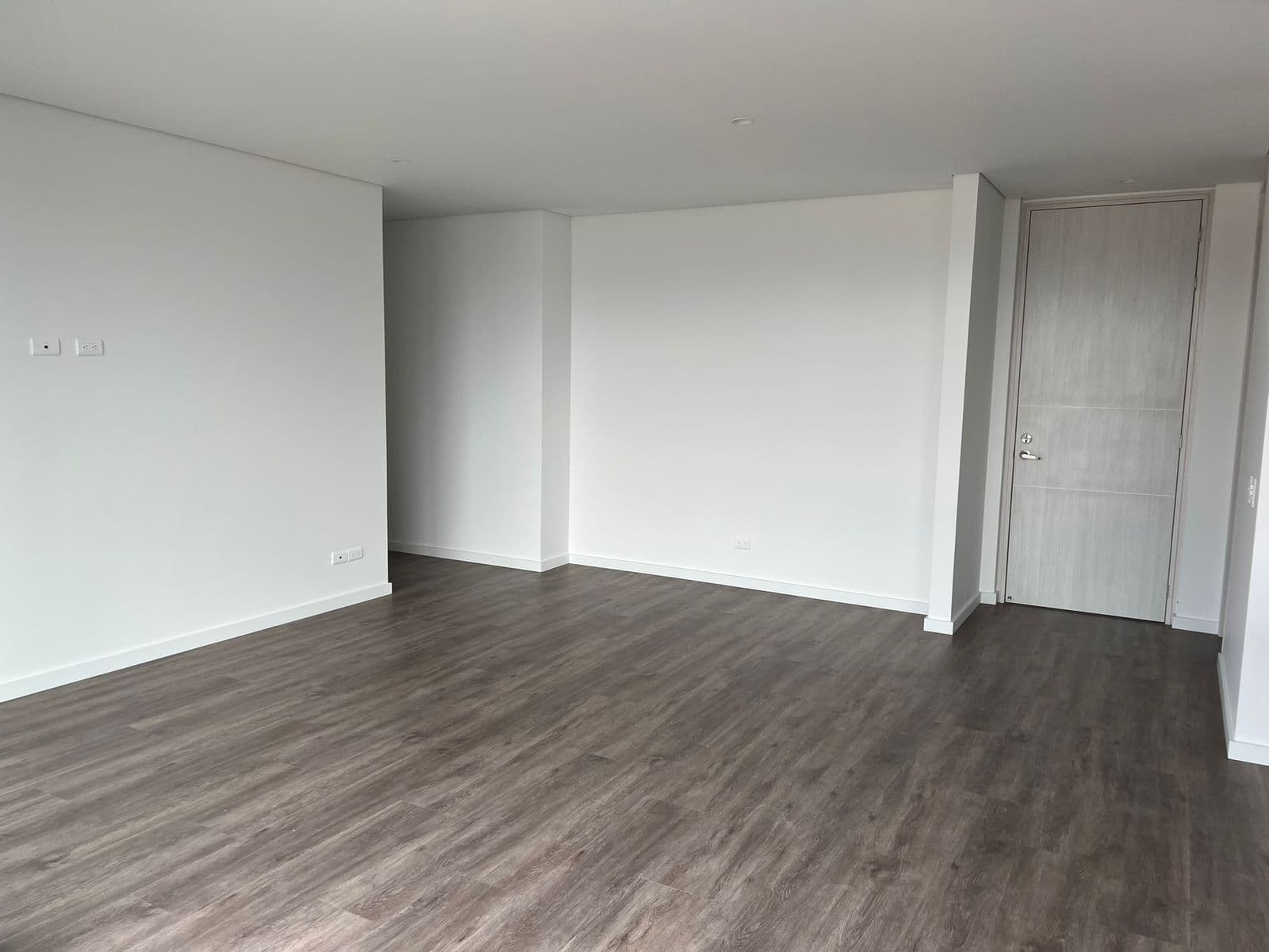 Apartamento en arriendo en Lalinde, El Poblado, Medellín — foto 2 de 11