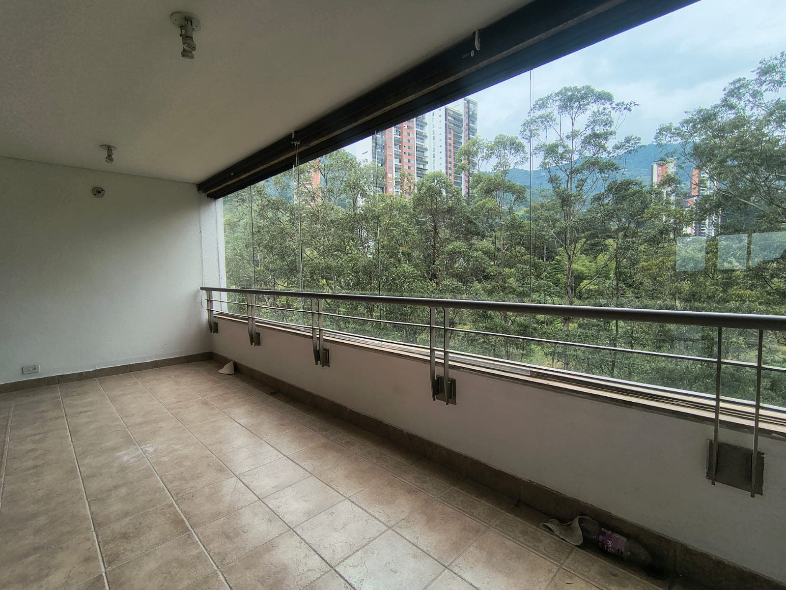 Apartamento en arriendo en Los Balsos, El Poblado, Medellín — foto 1 de 20