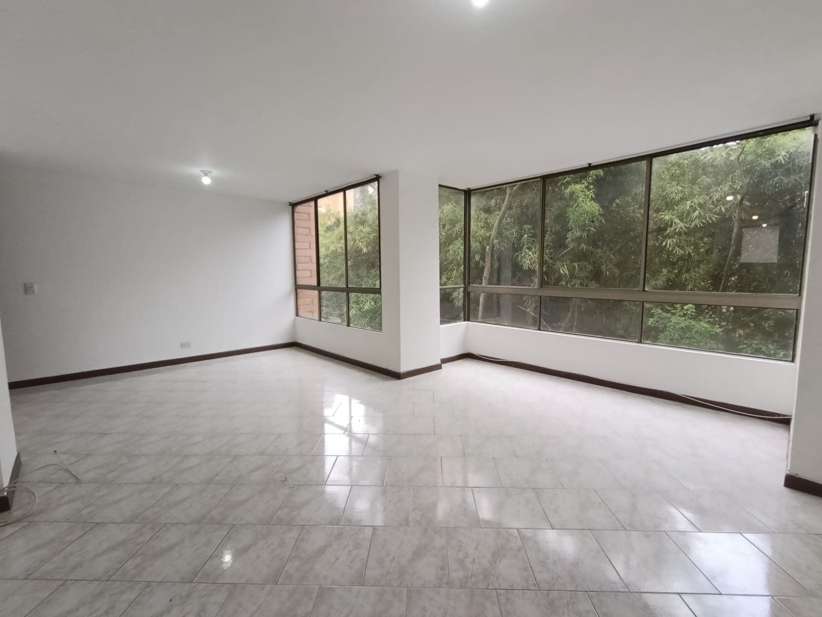 Apartamento en arriendo en La Frontera, El Poblado, Medellín — foto 1 de 12