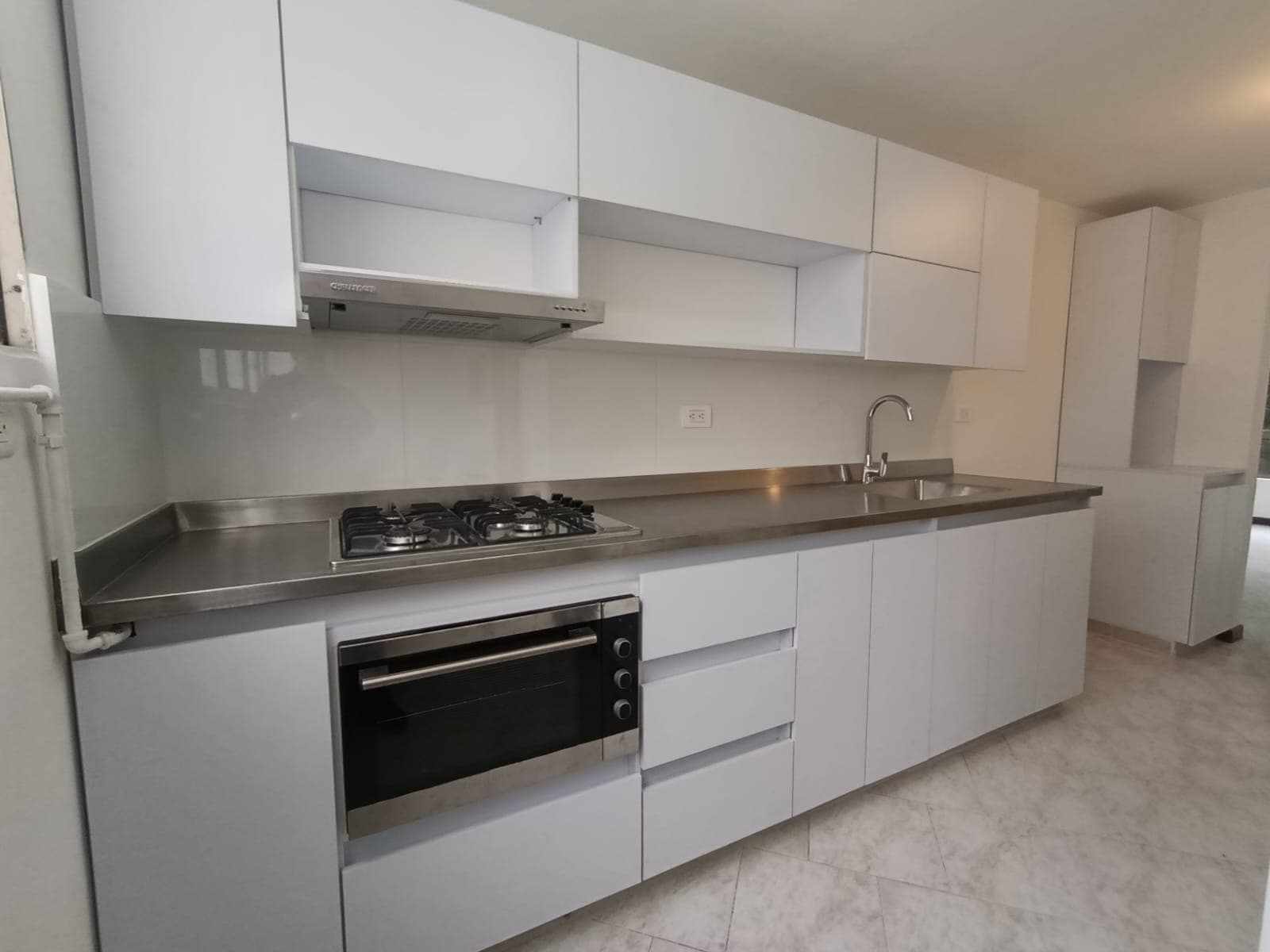 Apartamento en arriendo en La Frontera, El Poblado, Medellín — foto 2 de 12