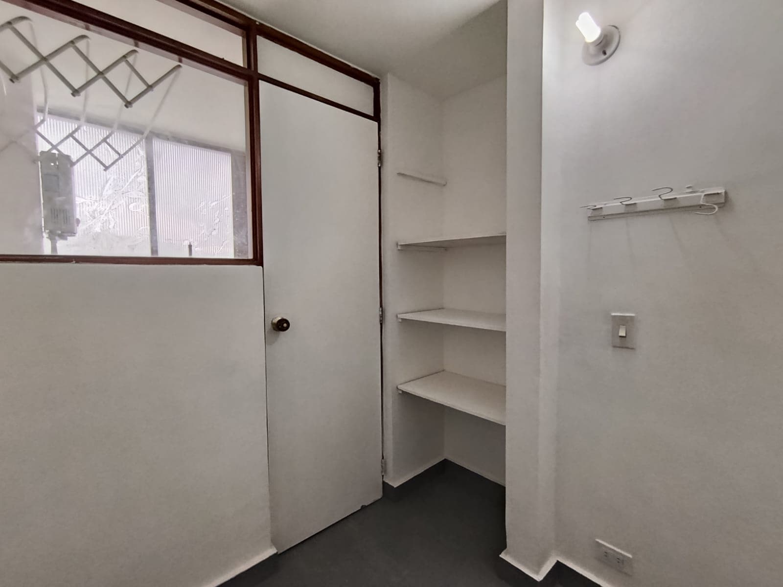 Apartamento en arriendo en La Frontera, El Poblado, Medellín — foto 5 de 12