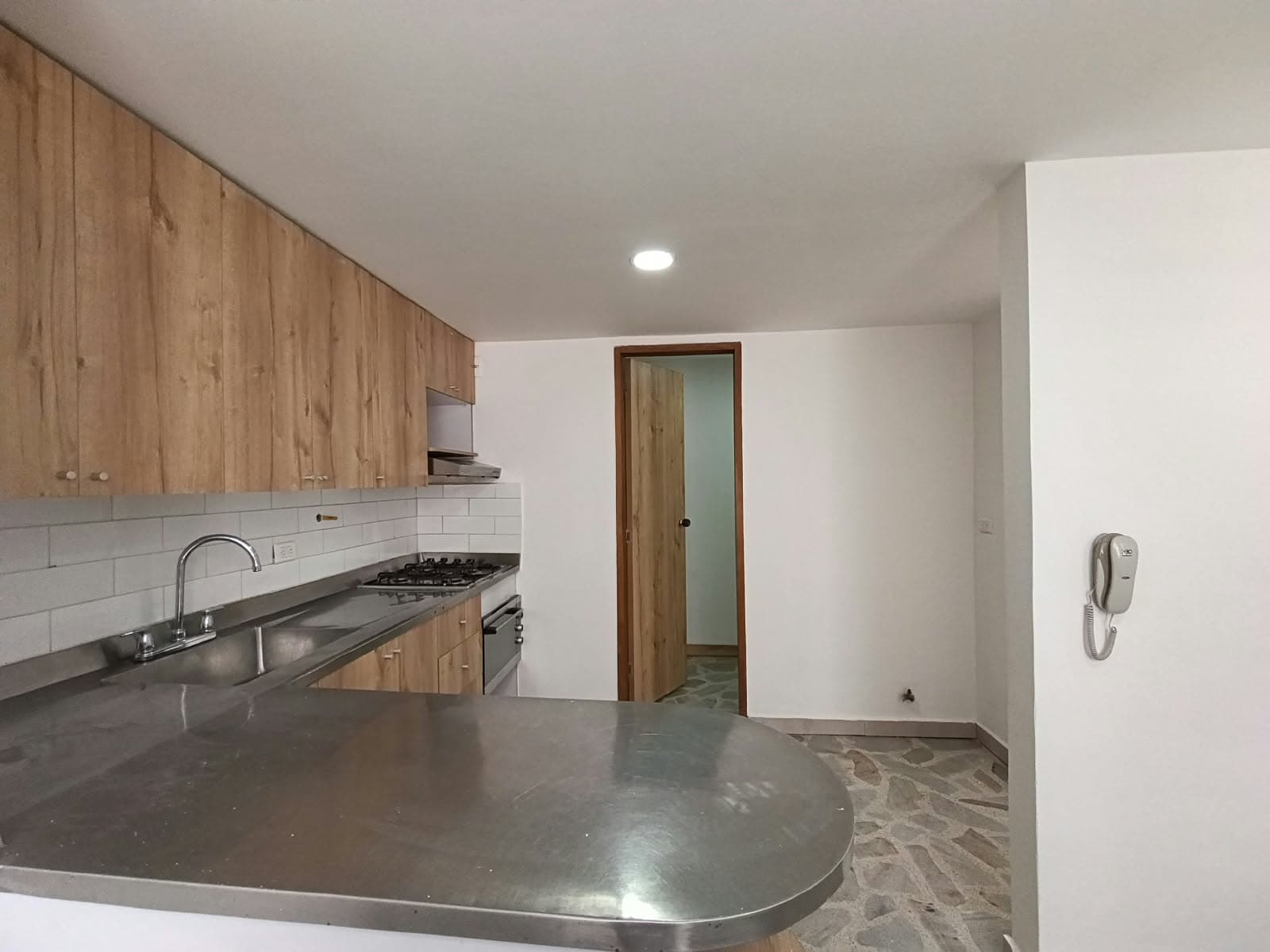 Apartamento en arriendo en Conquistadores, Laureles, Medellín — foto 5 de 16