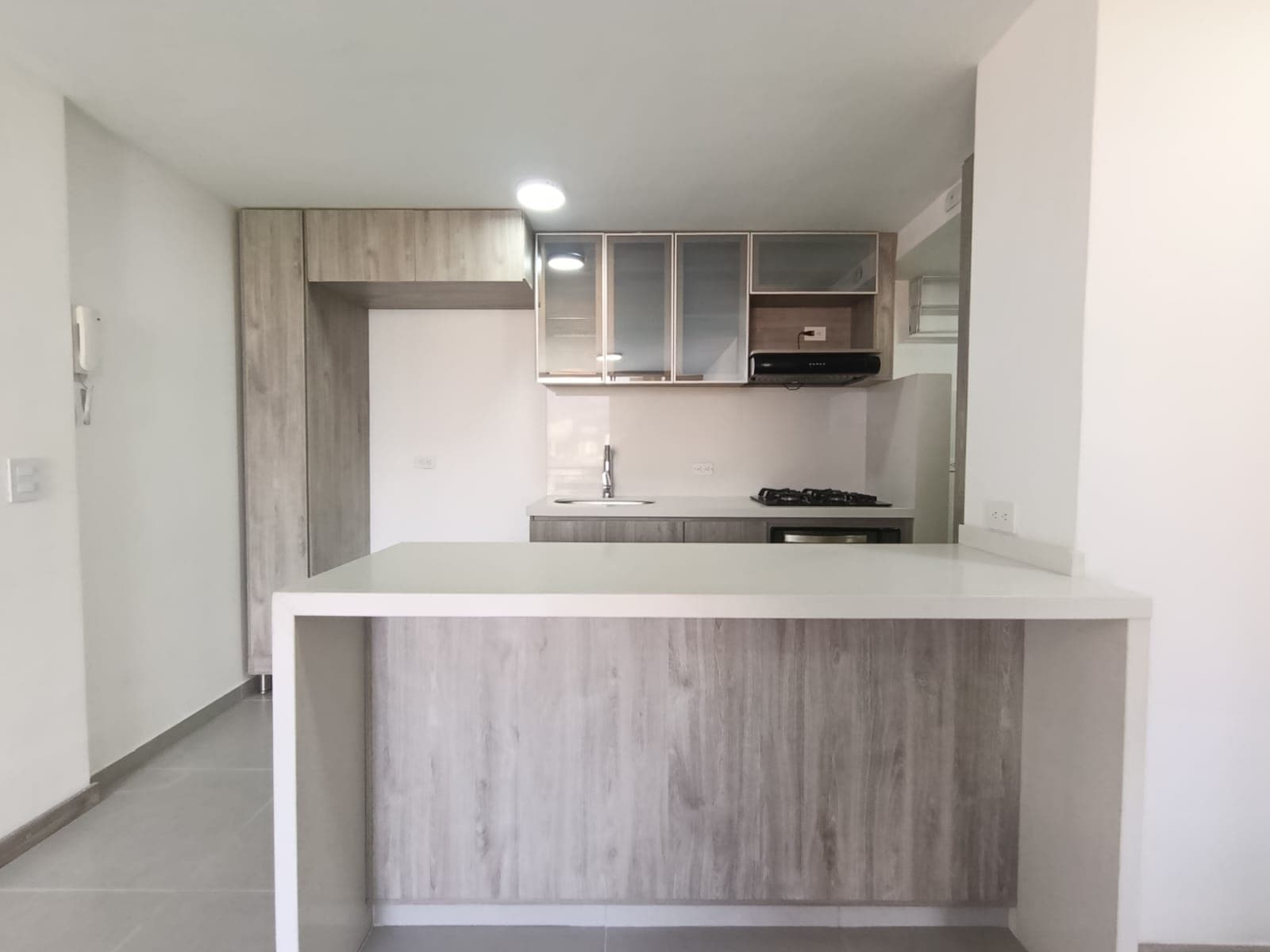 Apartamento en arriendo en Santa María de los Ángeles, El Poblado, Medellín — foto 1 de 17