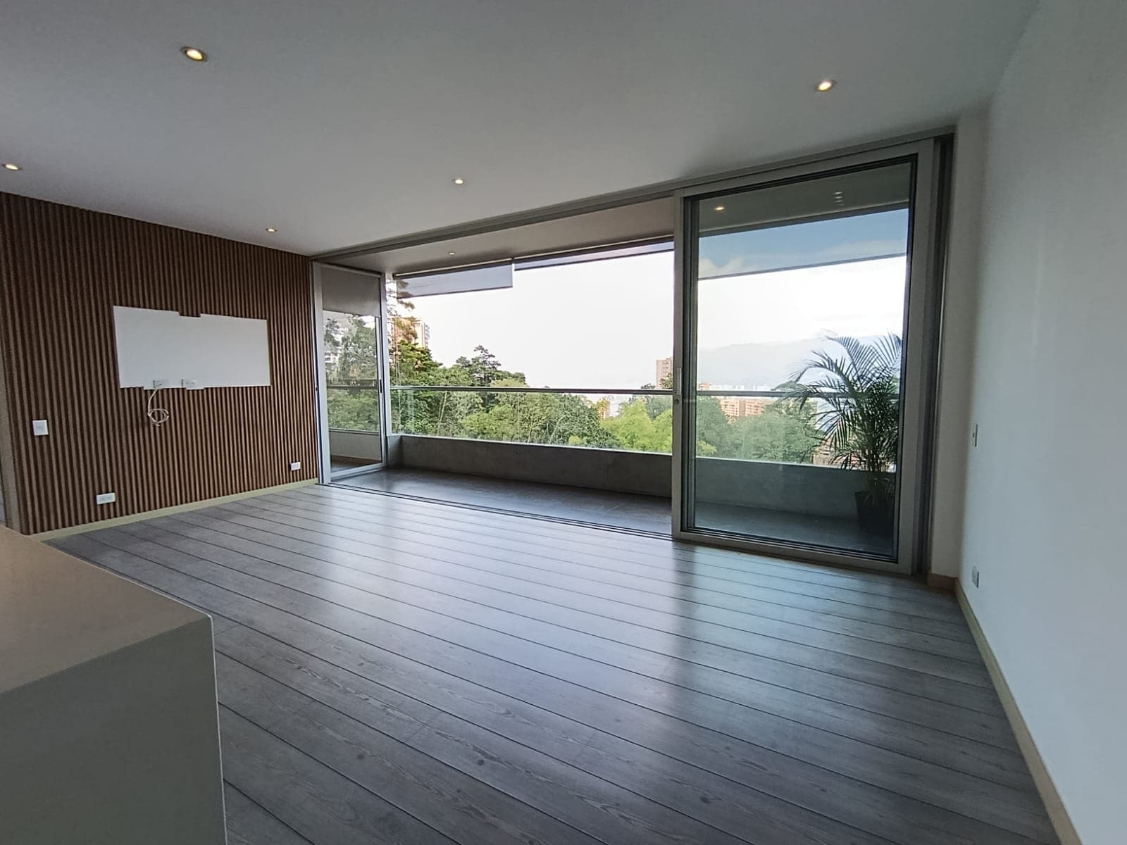 Apartaestudio en arriendo en Altos del Poblado Cola del Zorro, Medellín — foto 1 de 19