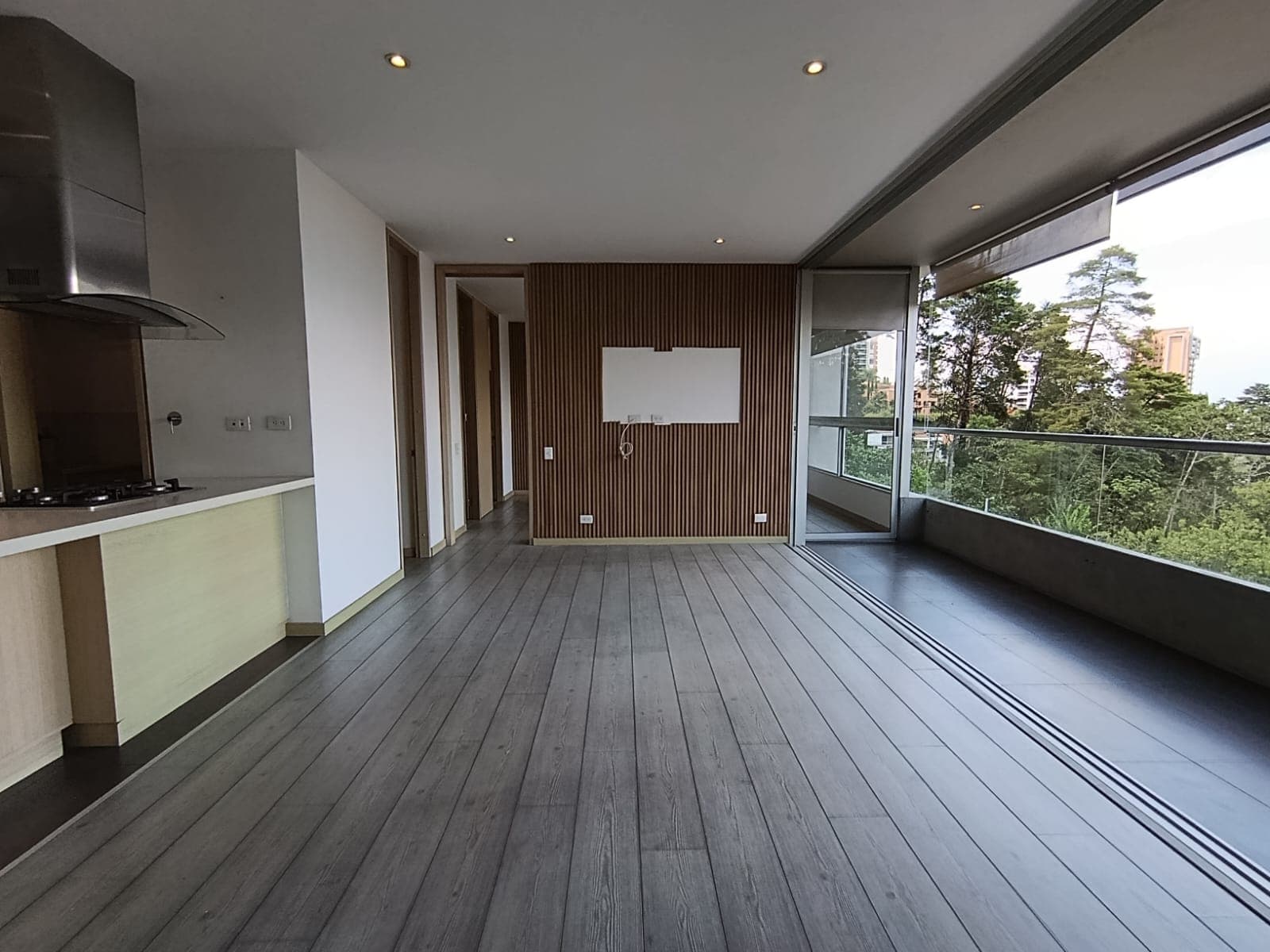 Apartaestudio en arriendo en Altos del Poblado Cola del Zorro, Medellín — foto 2 de 19