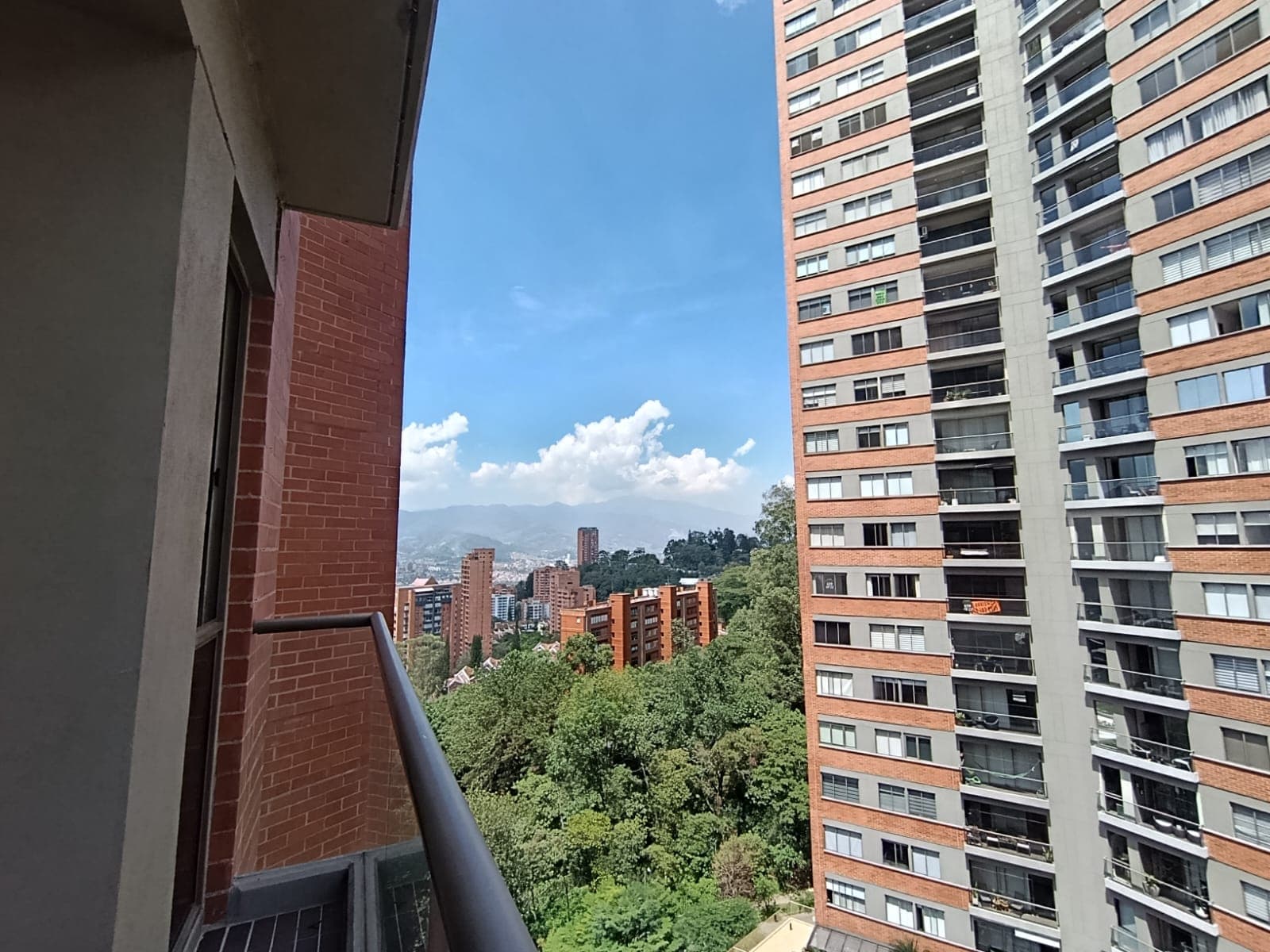 Apartamento en arriendo en Medellín — foto 2 de 12