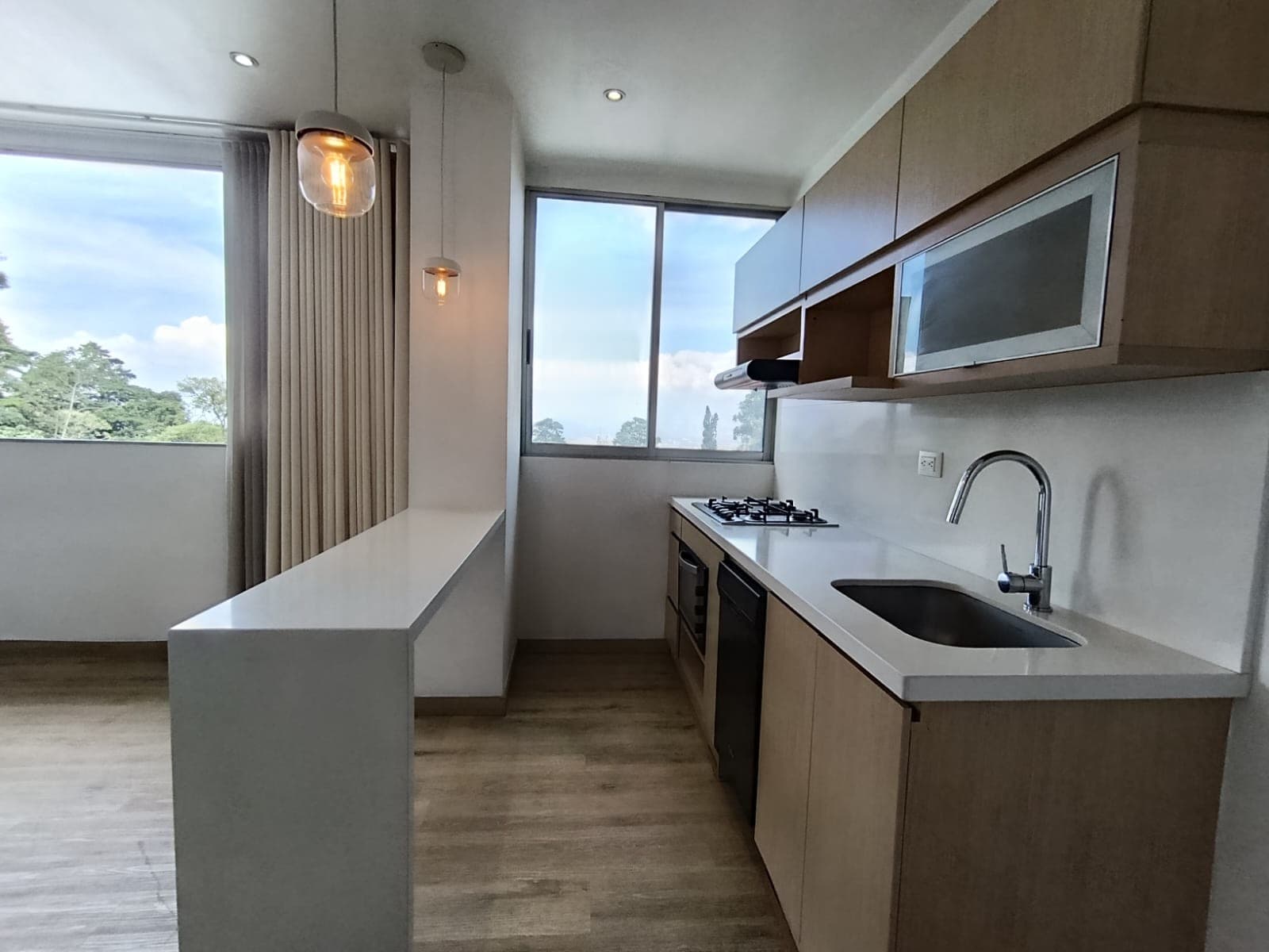 Apartamento en arriendo en Altos del Poblado Cola del Zorro, Medellín — foto 3 de 15