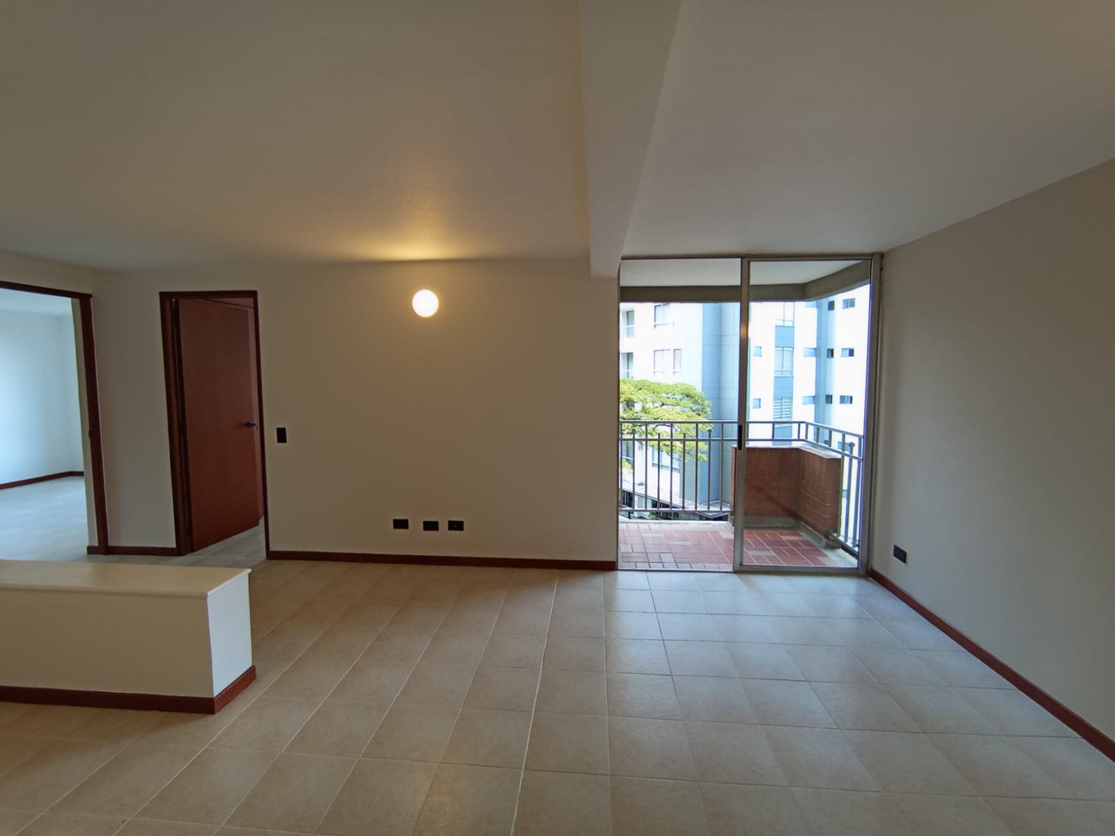 Apartamento en arriendo en Santa María de los Ángeles, El Poblado, Medellín — foto 1 de 16