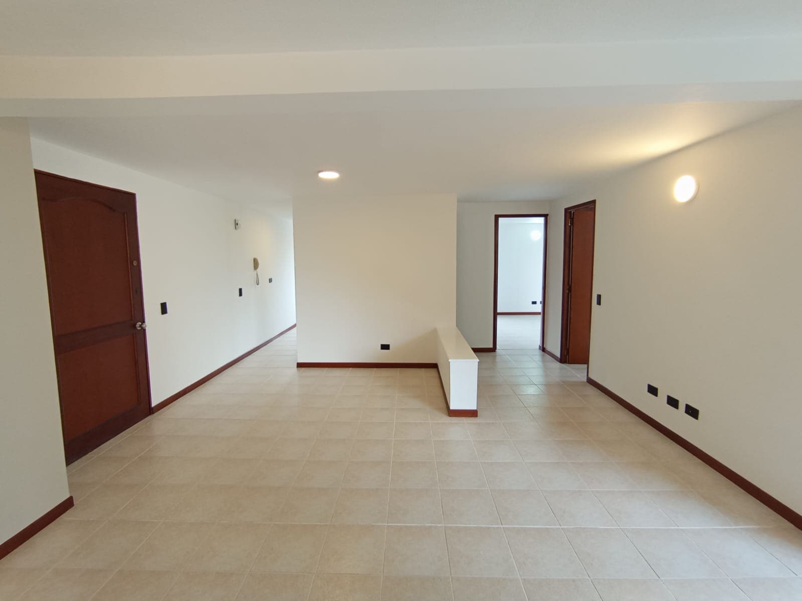 Apartamento en arriendo en Santa María de los Ángeles, El Poblado, Medellín — foto 4 de 16