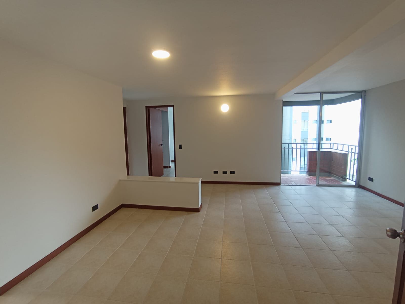 Apartamento en arriendo en Santa María de los Ángeles, El Poblado, Medellín — foto 5 de 16