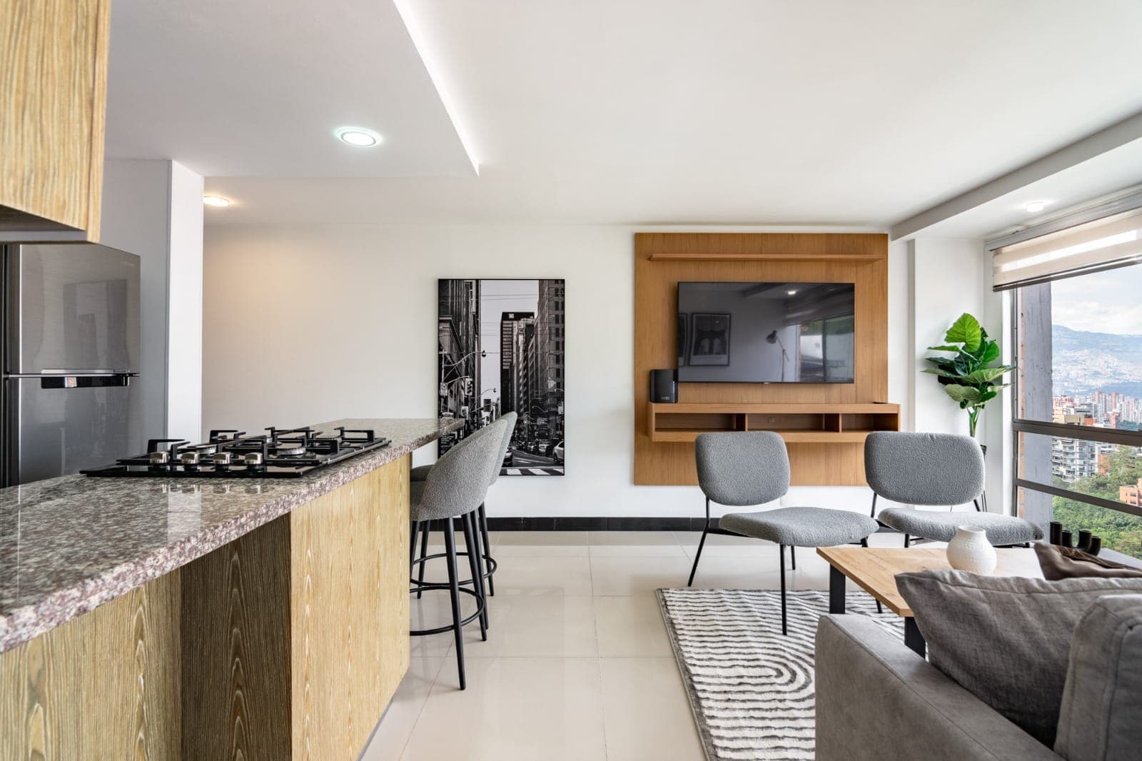 Apartamento en arriendo en Loma de los Parra, El Poblado, Medellín — foto 1 de 12