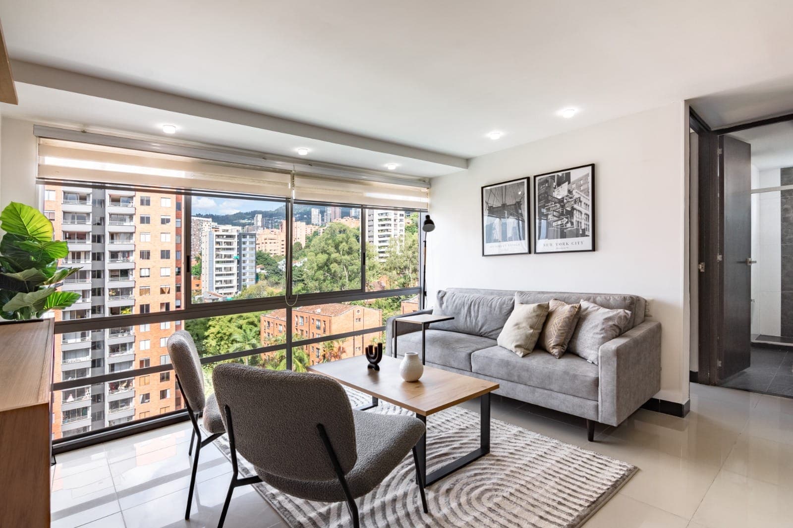 Apartamento en arriendo en Loma de los Parra, El Poblado, Medellín — foto 5 de 12