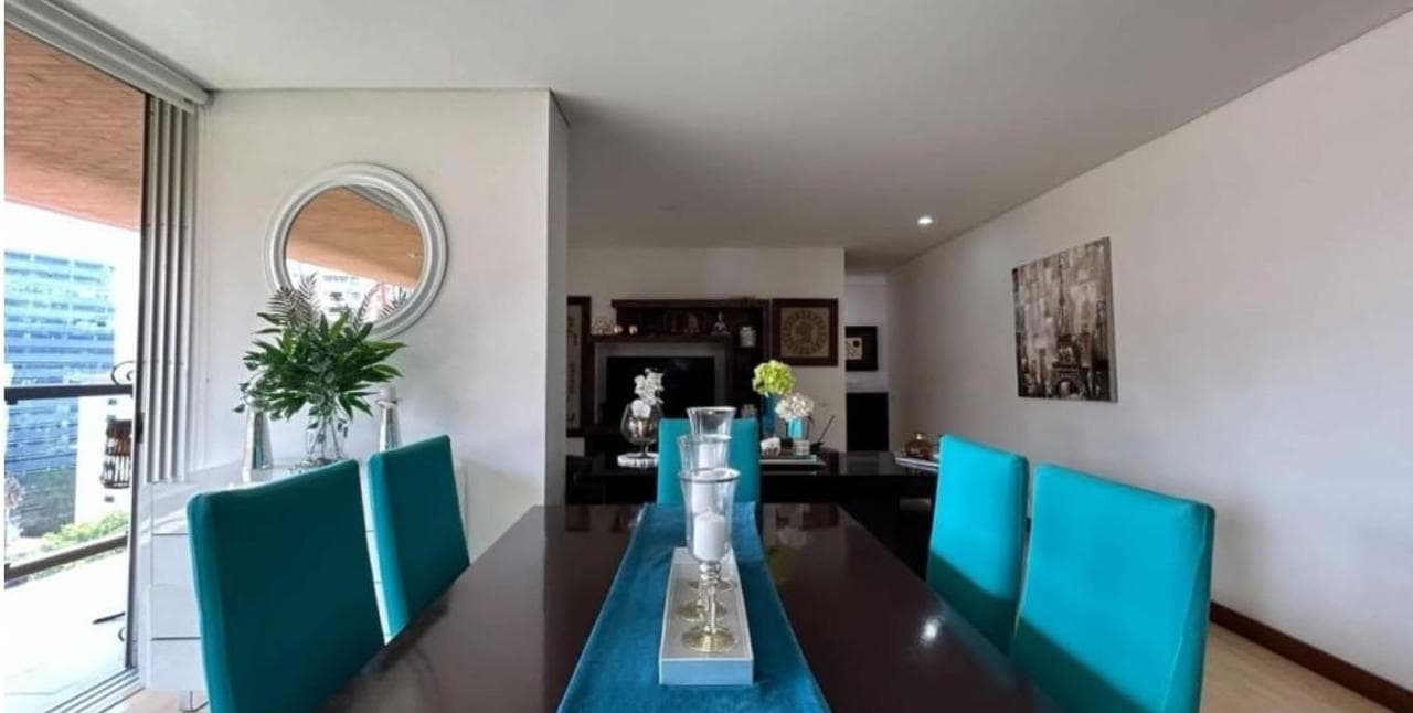 Apartamento en arriendo en Loma de los Parra, El Poblado, Medellín — foto 3 de 12
