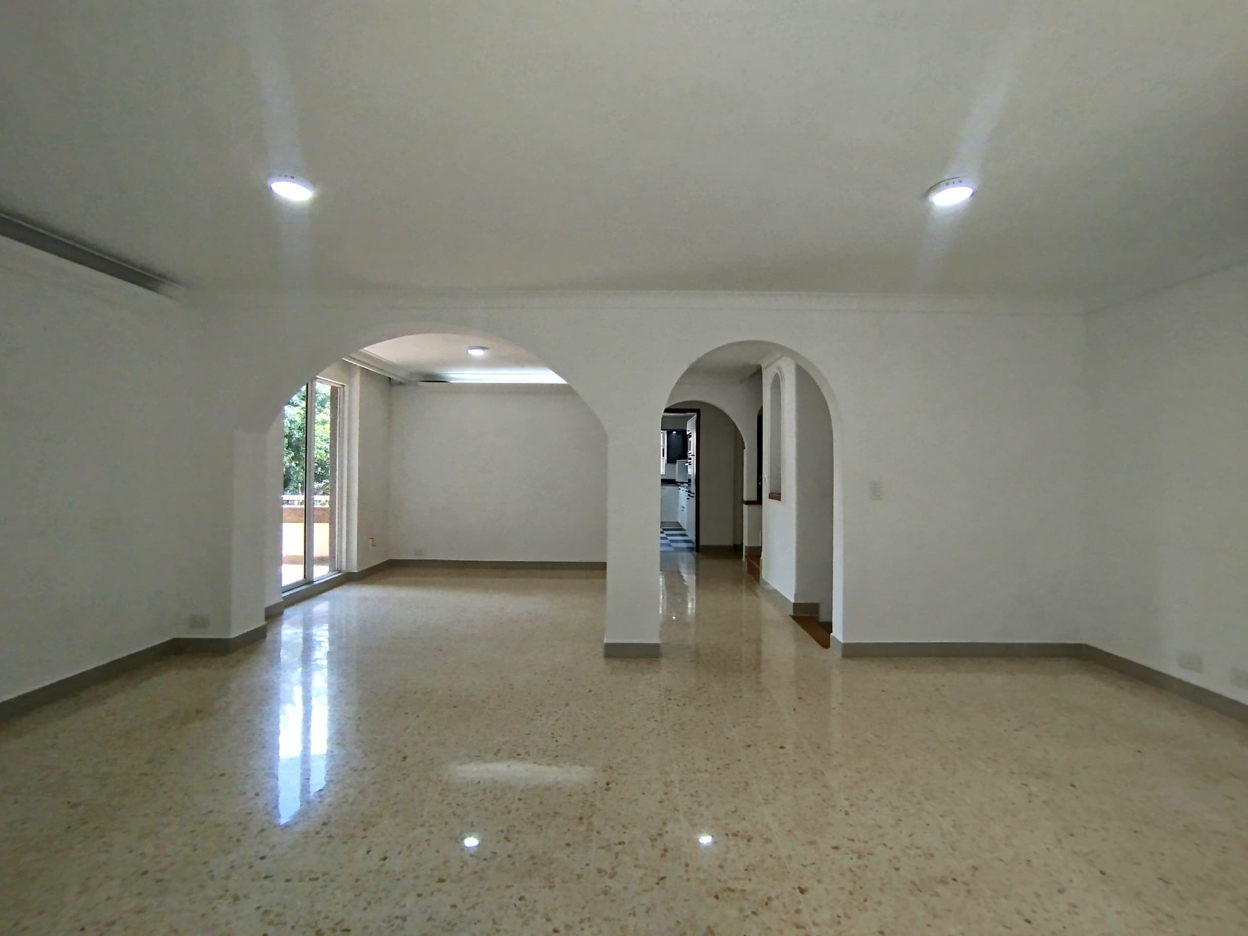 Casa Vivienda en arriendo en Castropol, Poblado, Medellín — foto 2 de 20