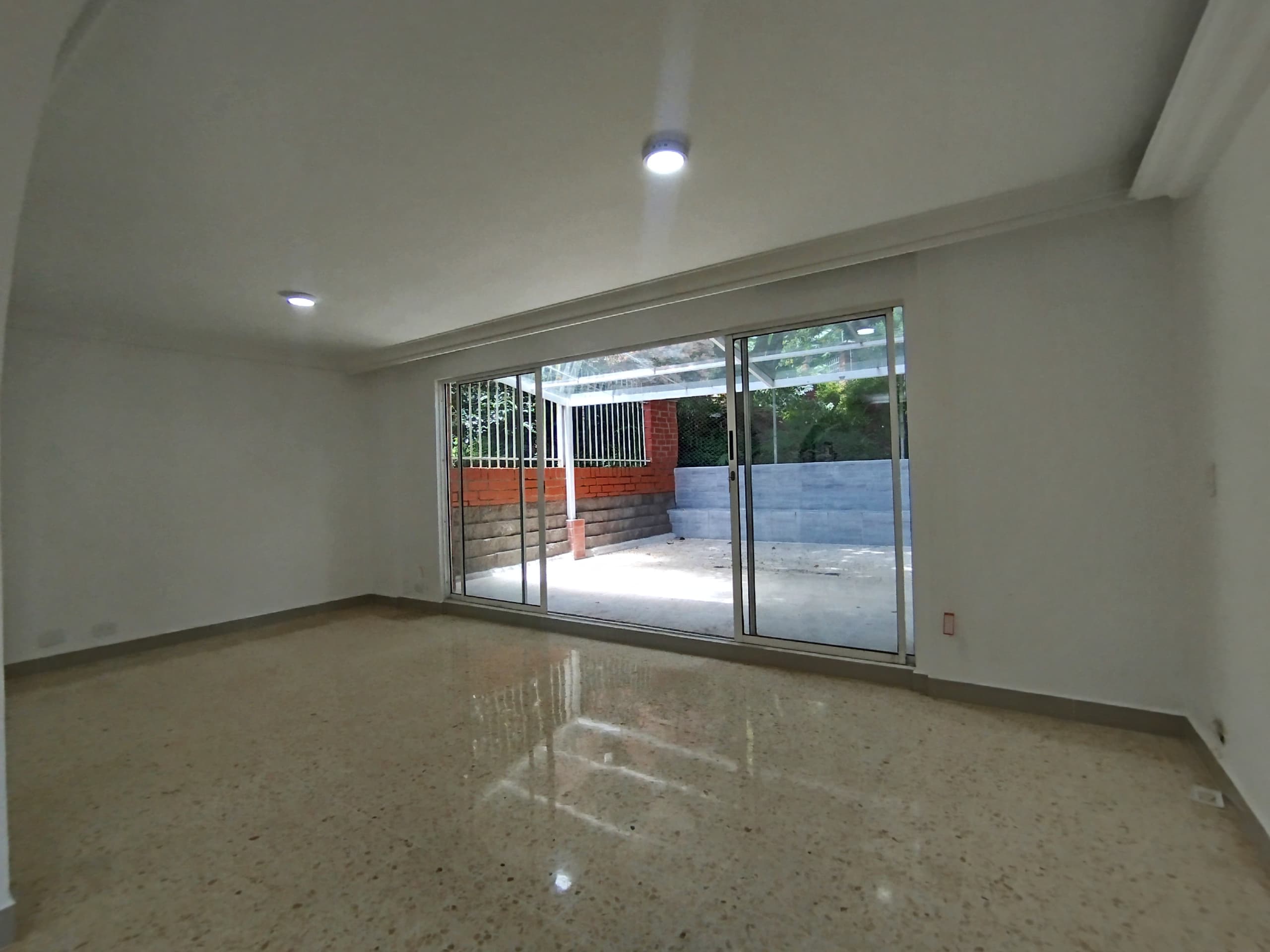 Casa Vivienda en arriendo en Castropol, Poblado, Medellín — foto 3 de 20