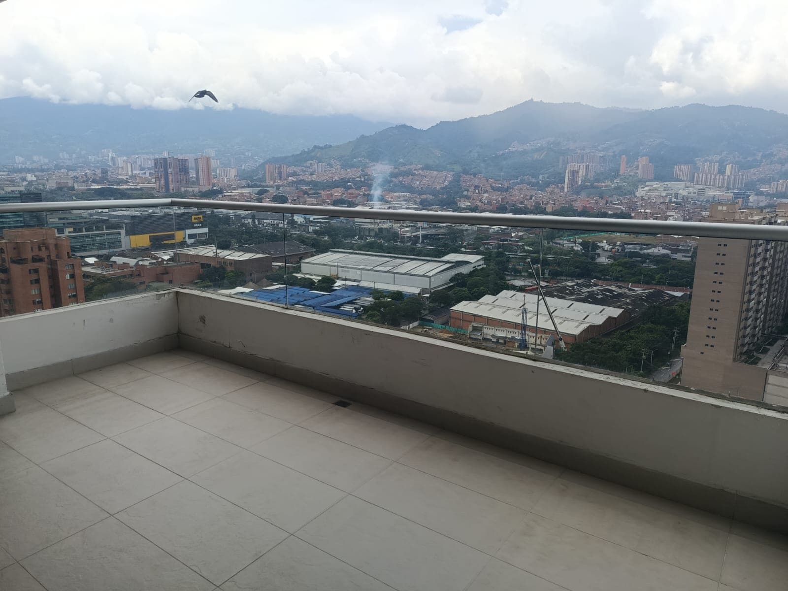 Apartamento en arriendo en Jardines, Envigado — foto 2 de 19