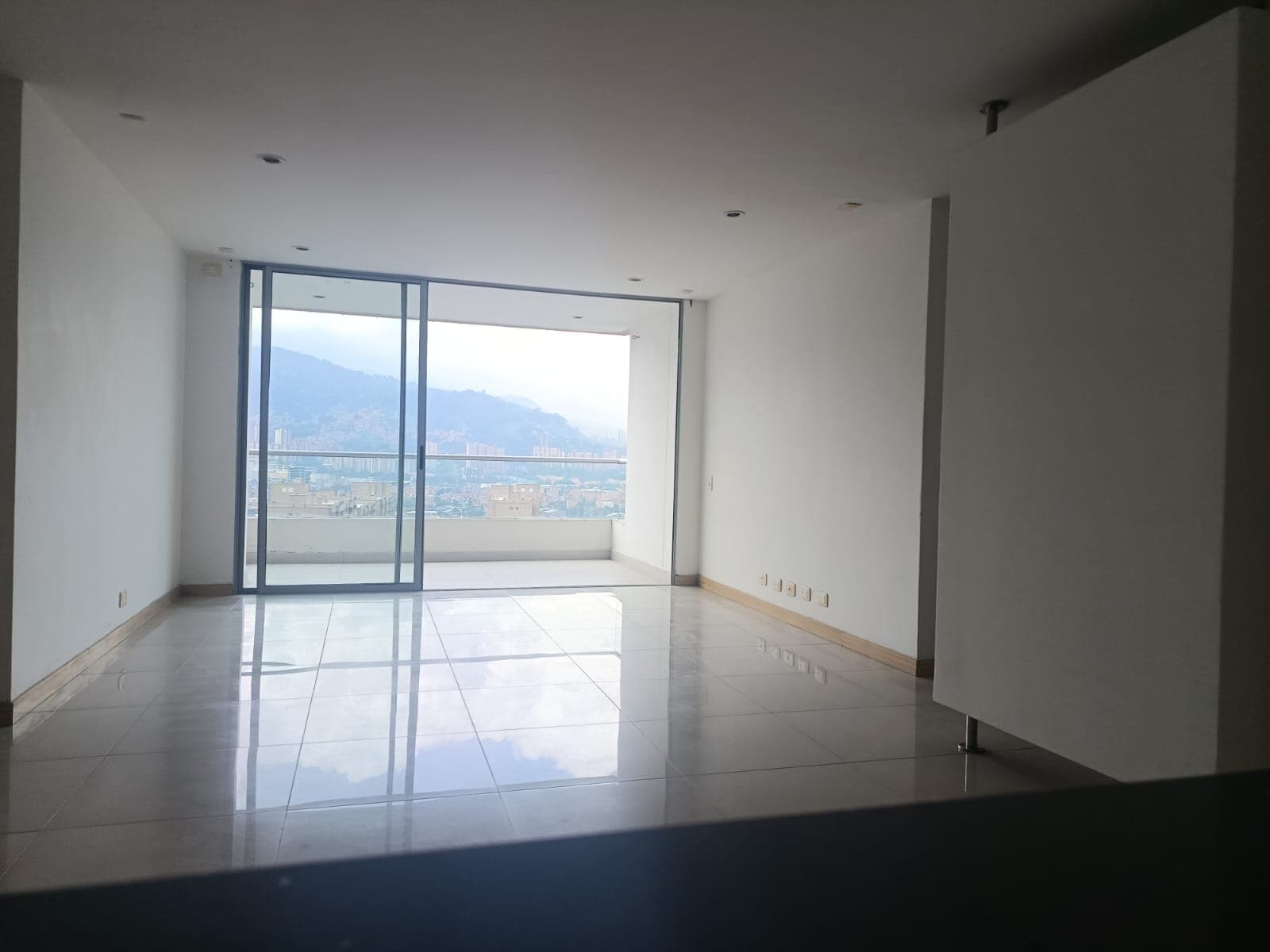 Apartamento en arriendo en Jardines, Envigado — foto 4 de 19
