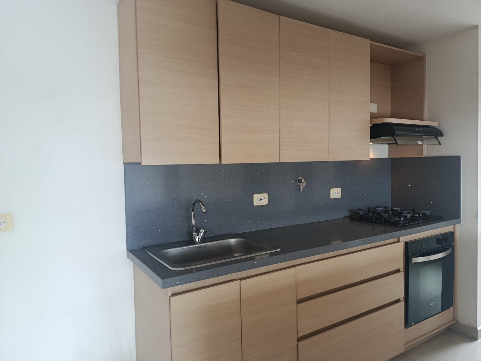 Apartamento en arriendo en Jardines, Envigado — foto 5 de 19