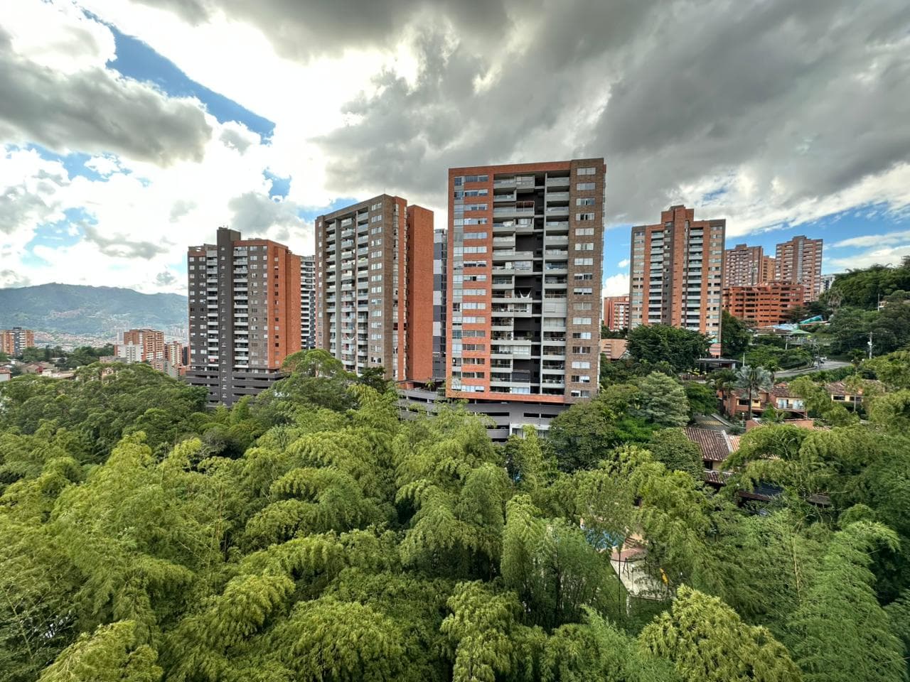 Apartamento en arriendo en El Chocho, Envigado — foto 1 de 20