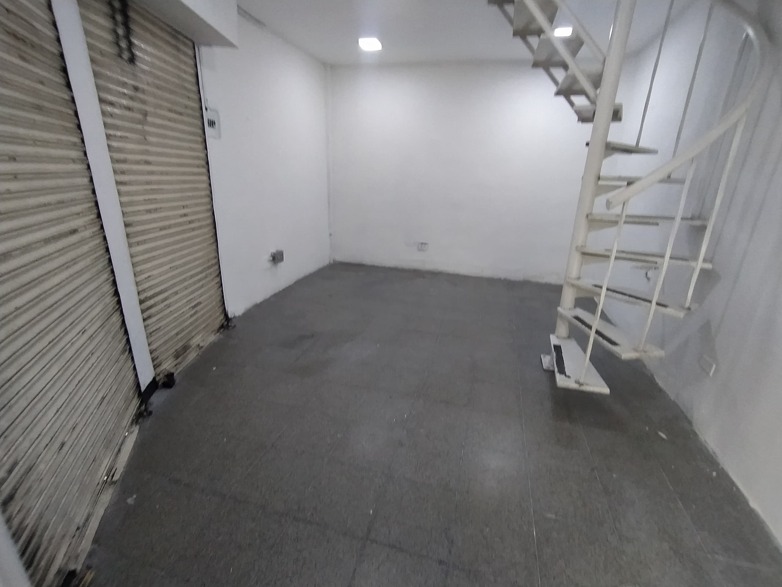Local en arriendo en La Candelaria, Centro, Medellín — foto 3 de 15