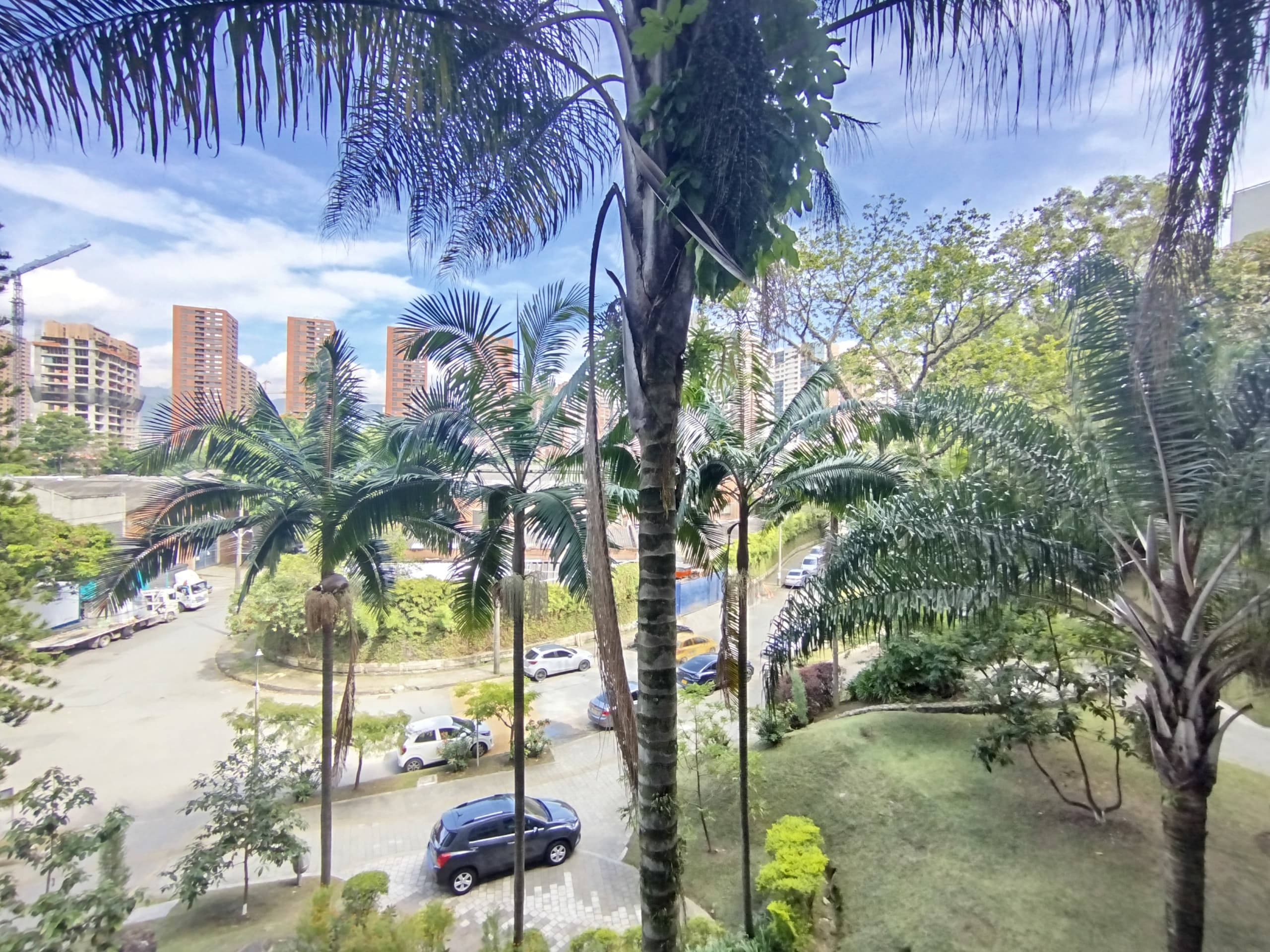 Oficina en arriendo en Manila, Poblado, Medellín — foto 2 de 13