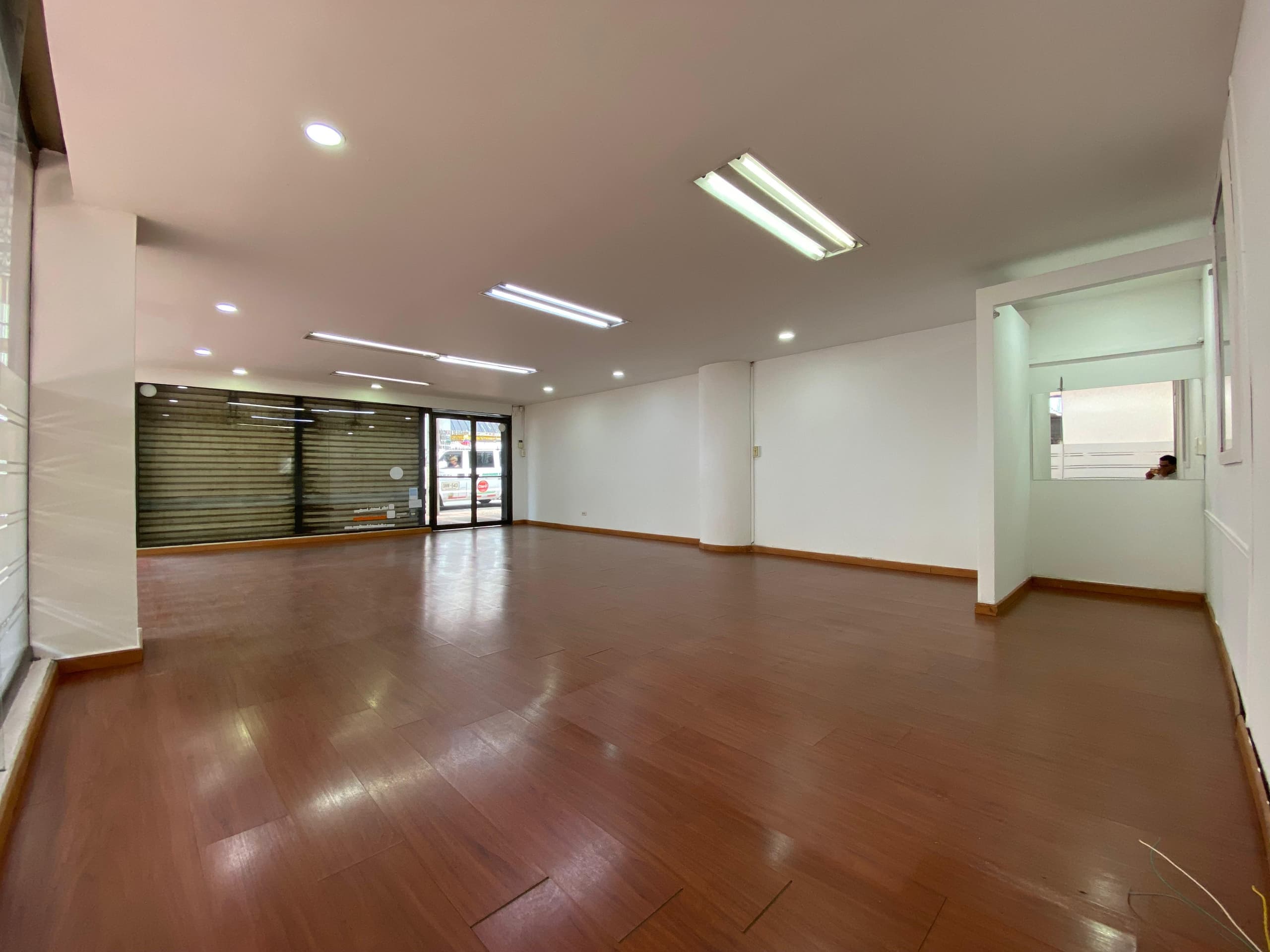 Local en arriendo en San Diego, Poblado, Medellín — foto 3 de 12