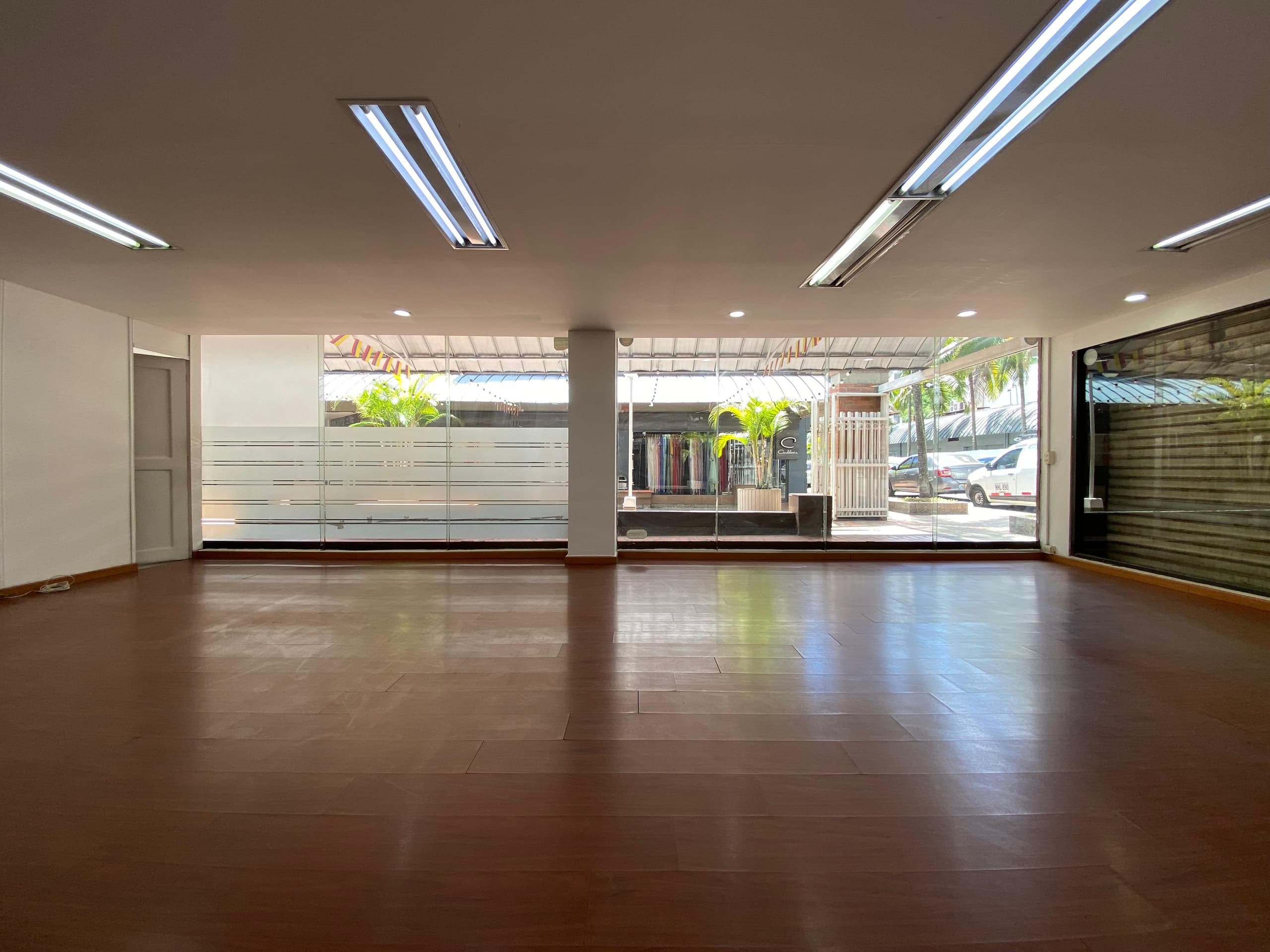 Local en arriendo en San Diego, Poblado, Medellín — foto 5 de 12