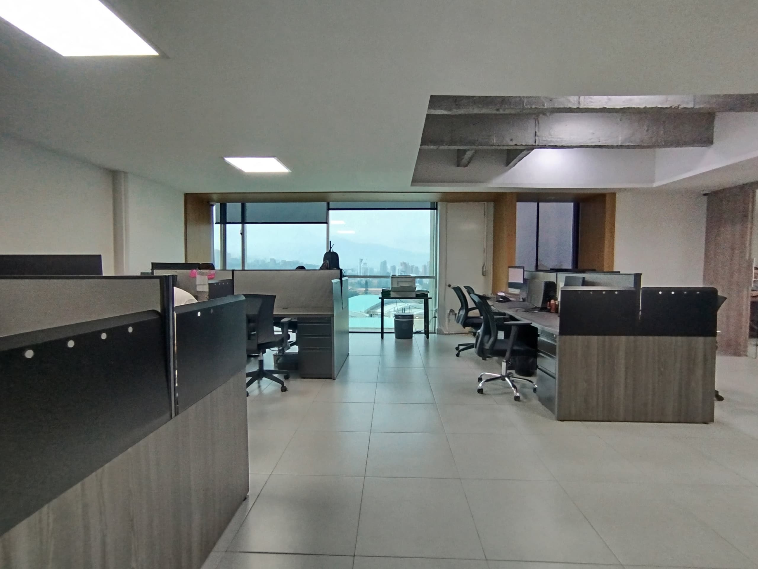 Oficina en arriendo en Los Balsos, Poblado, Medellín — foto 1 de 13