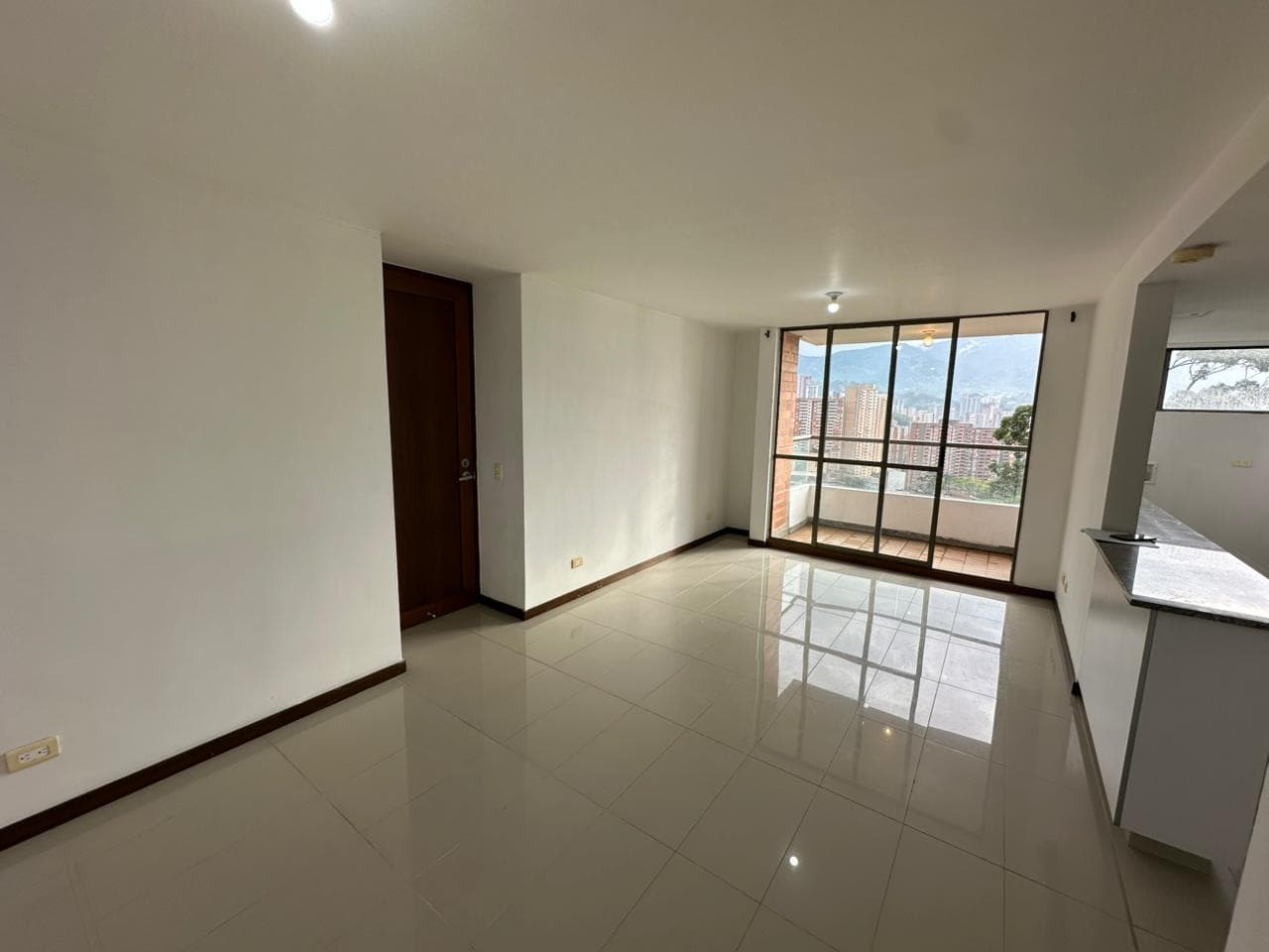 Apartamento en arriendo en Loma Del Barro, Envigado — foto 5 de 18