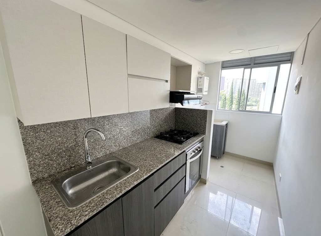 Apartamento en arriendo en El Esmeraldal, Envigado — foto 1 de 14