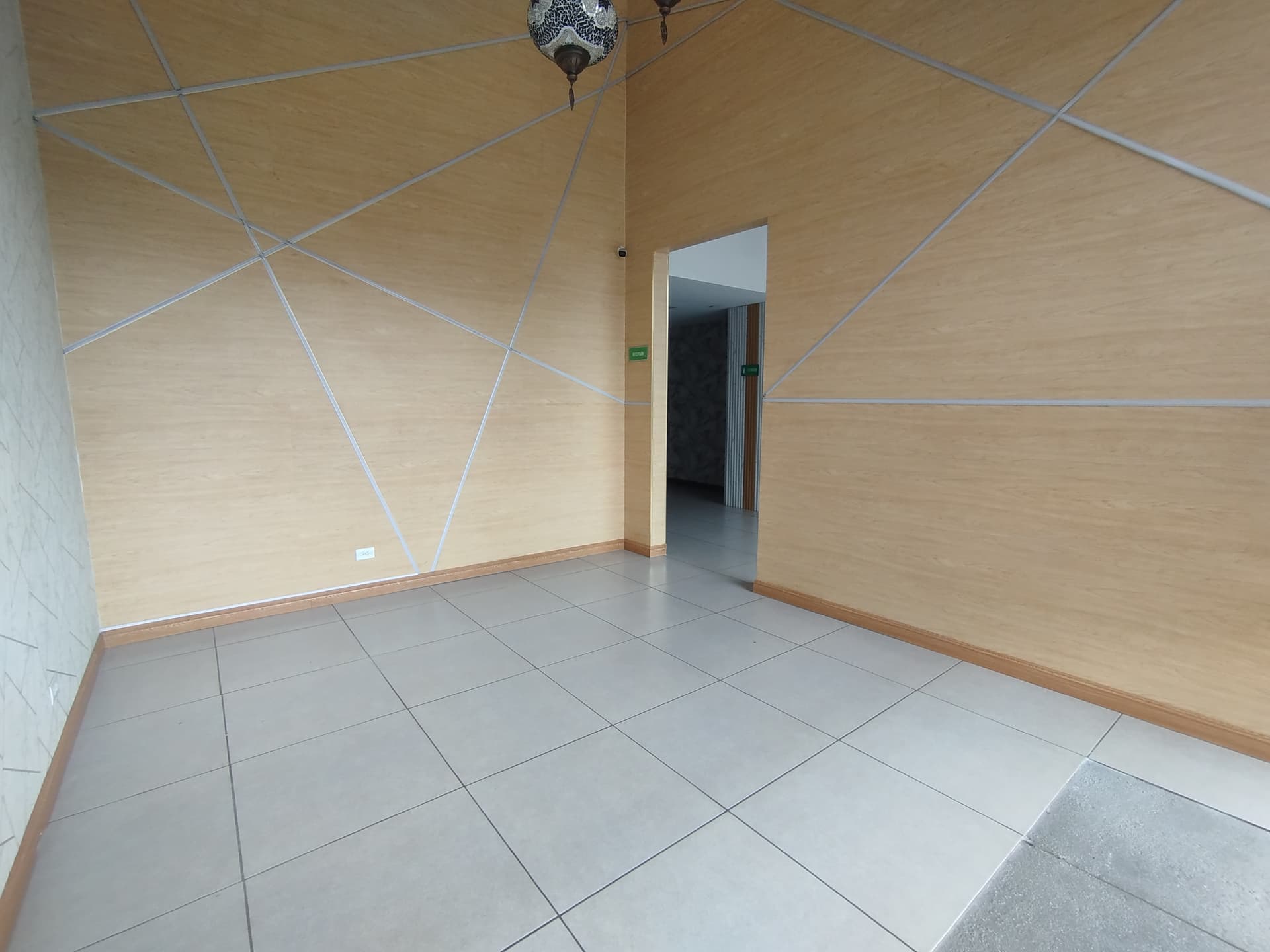 Local en arriendo en Barrio Colombia, Poblado, Medellín — foto 1 de 16