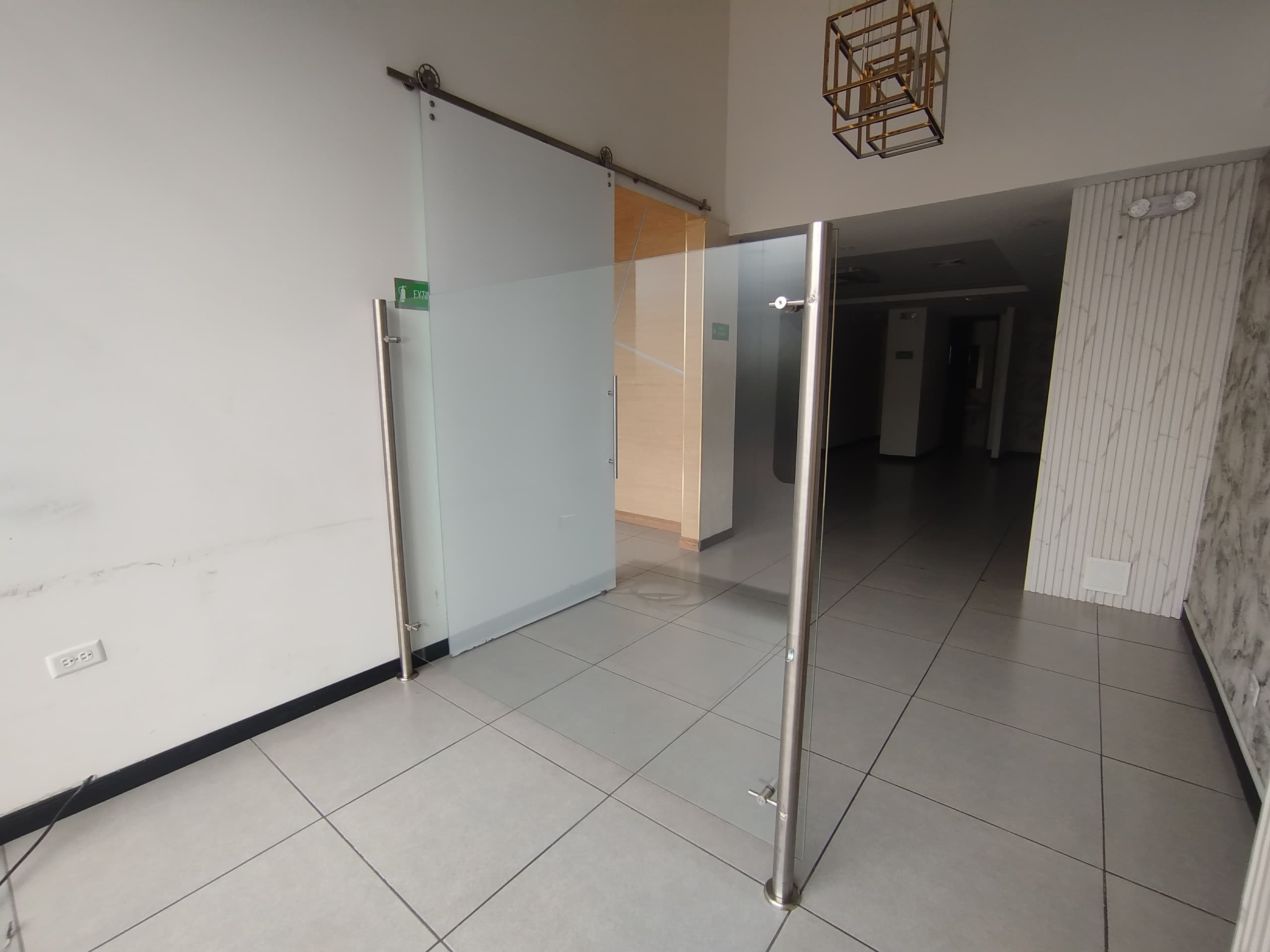 Local en arriendo en Barrio Colombia, Poblado, Medellín — foto 3 de 16