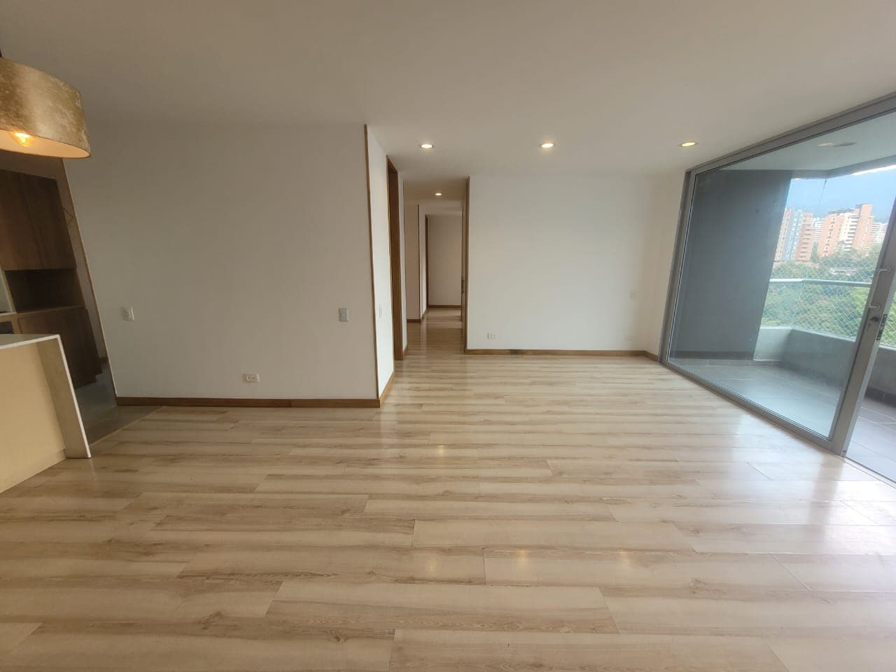 Apartamento en arriendo en Loma de los Benedictinos, Envigado — foto 3 de 20