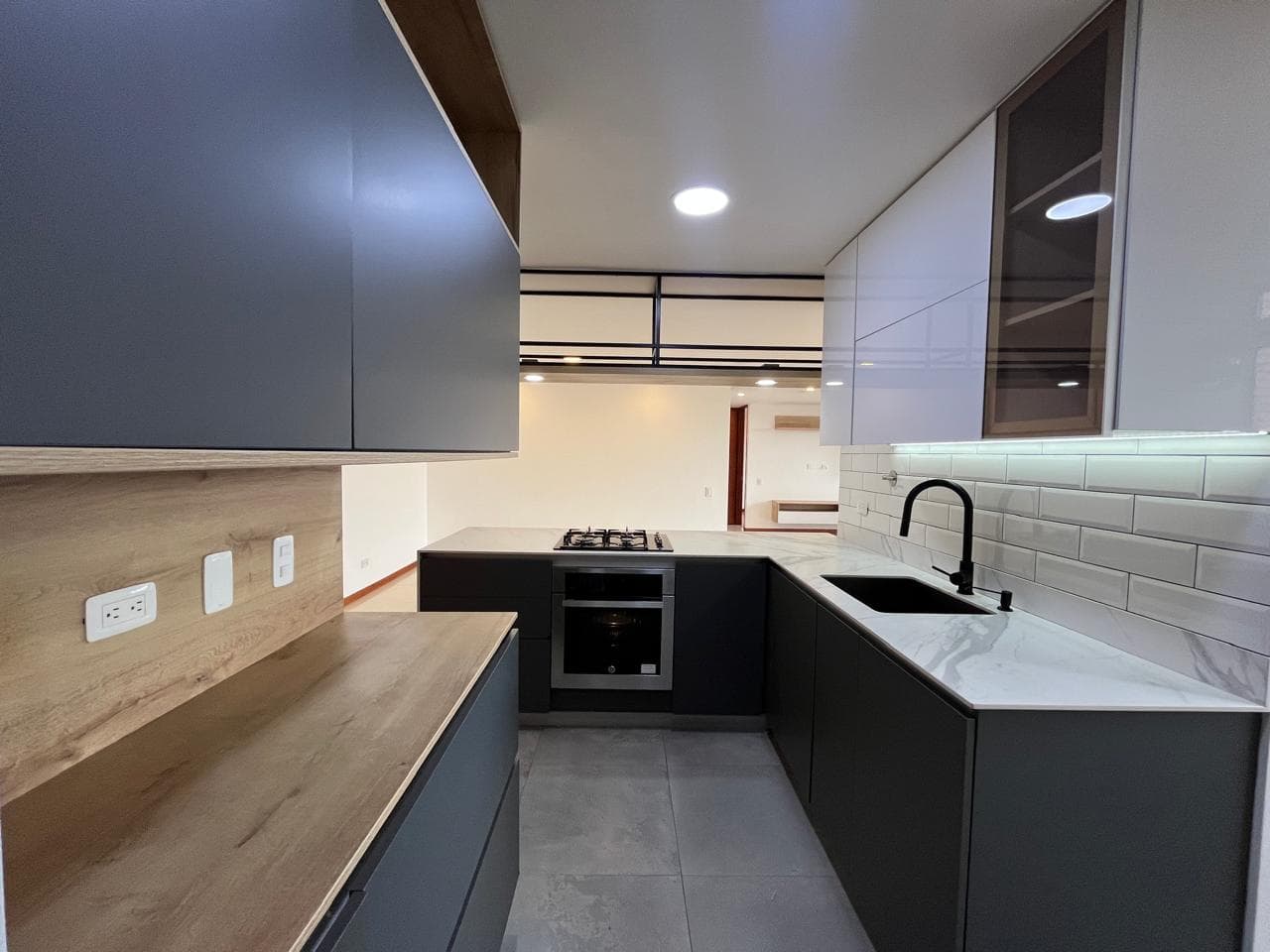 Apartamento en arriendo en Los Gonzalez, Poblado, Medellín — foto 2 de 20