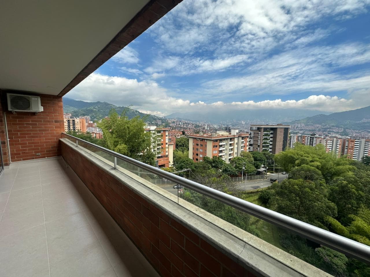Apartamento en arriendo en El Esmeraldal, Envigado — foto 1 de 14