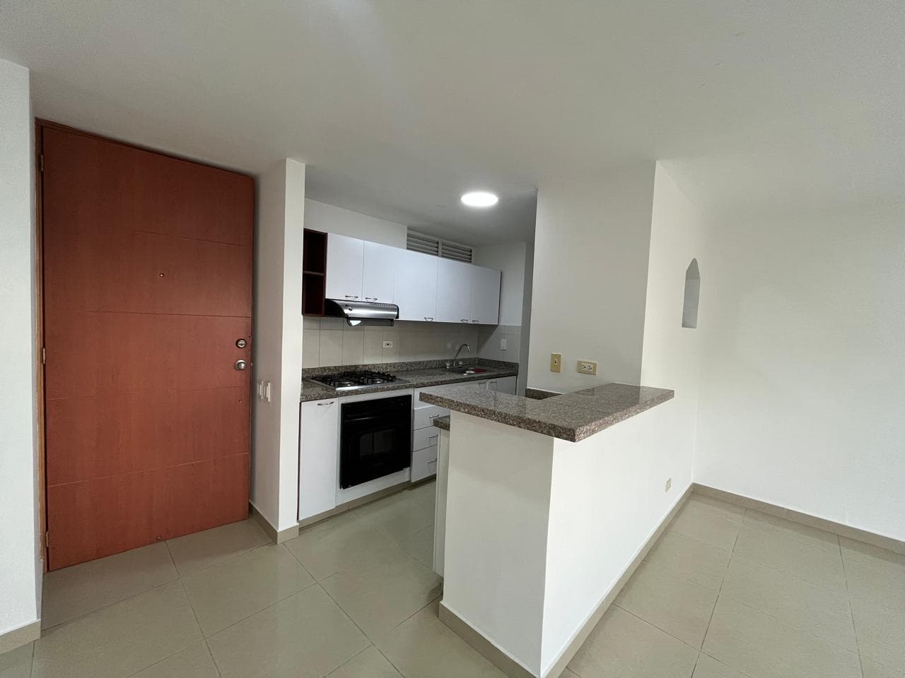 Apartamento en arriendo en Lalinde, Poblado, Medellín — foto 3 de 17