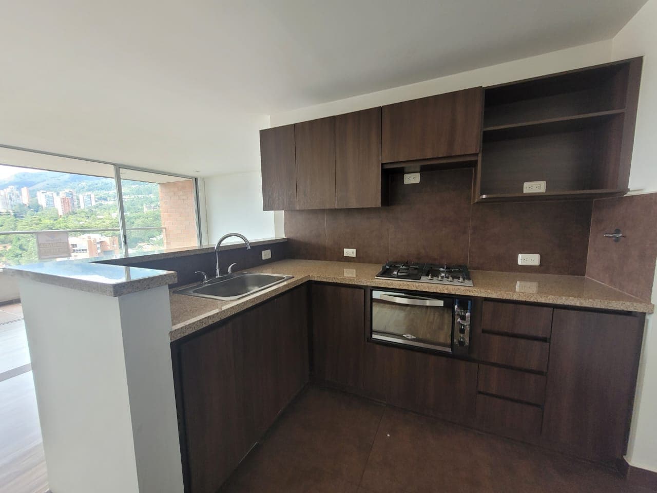 Apartamento en arriendo en El Esmeraldal, Envigado — foto 1 de 15