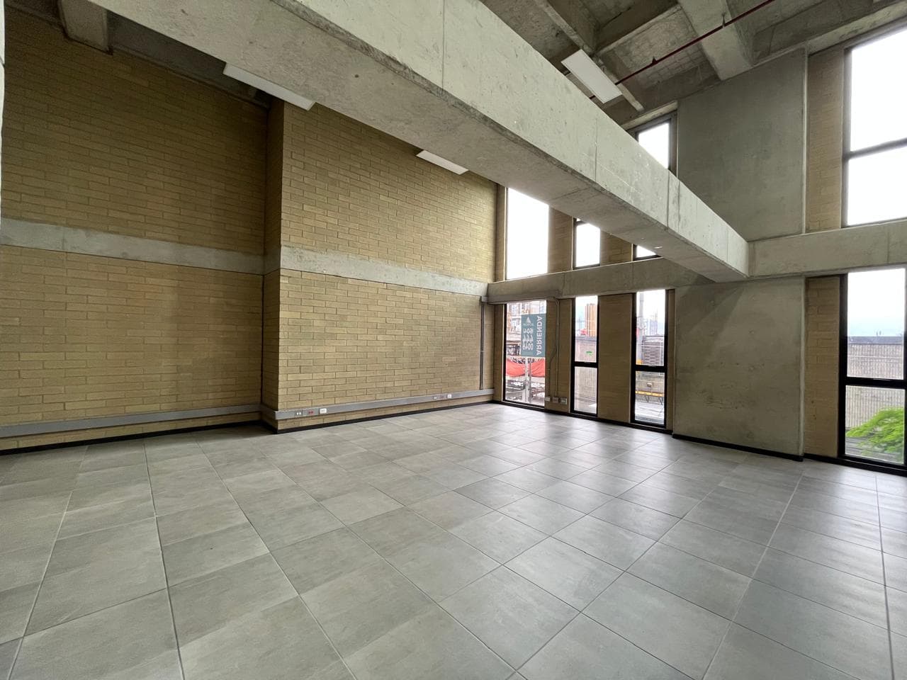 Oficina en arriendo en La Aguacatala, Poblado, Medellín — foto 4 de 15
