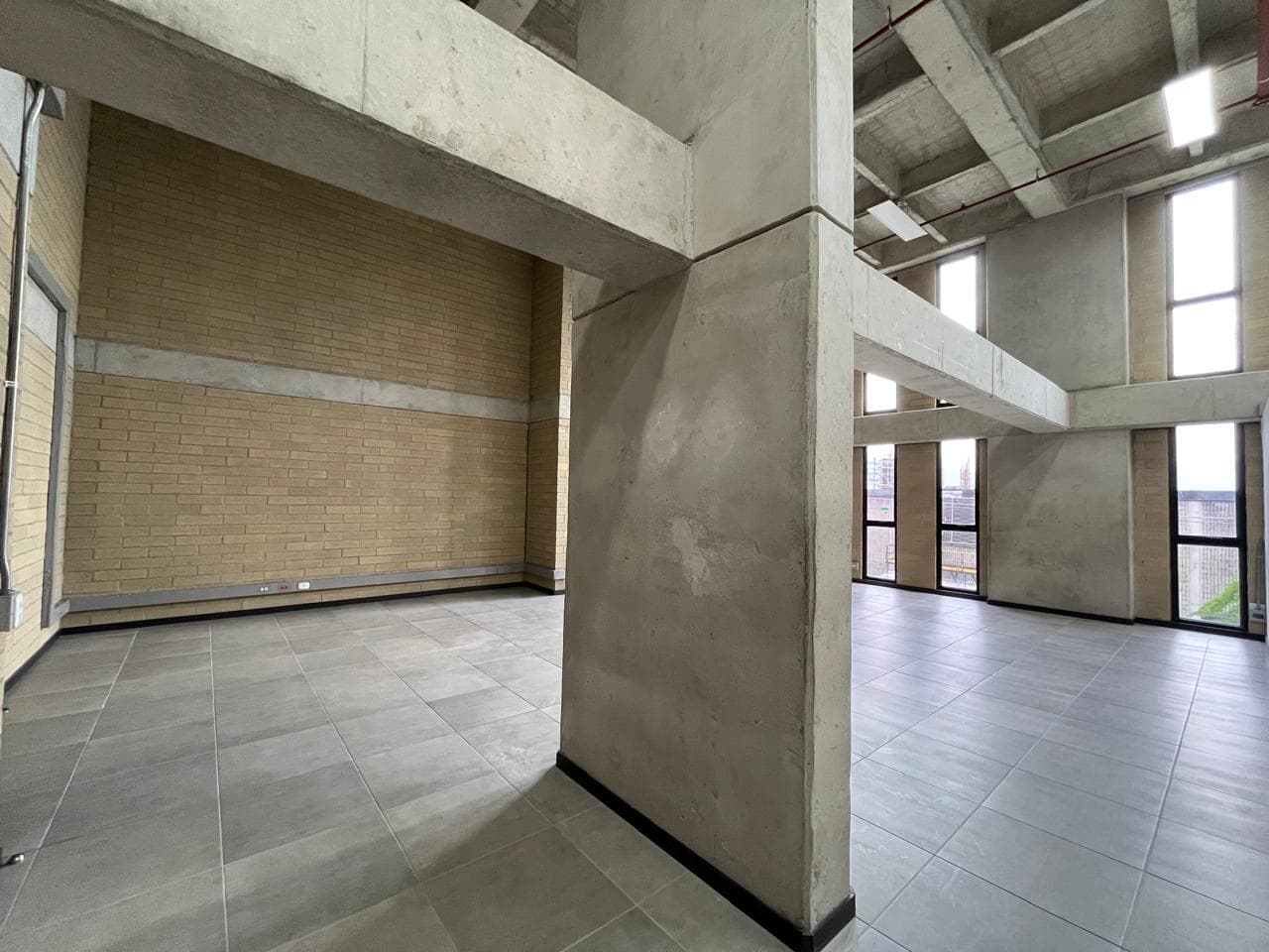 Oficina en arriendo en La Aguacatala, Poblado, Medellín — foto 5 de 15