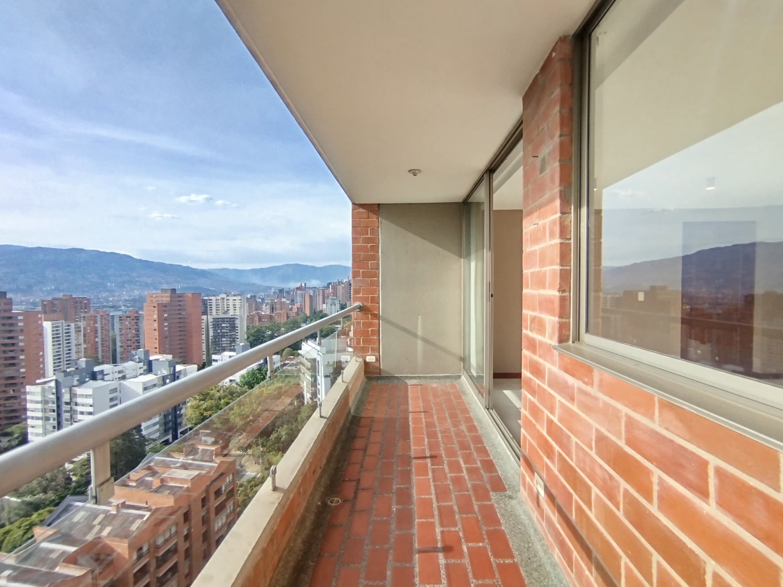 Apartamento en arriendo en Los Balsos, Poblado, Medellín — foto 4 de 20