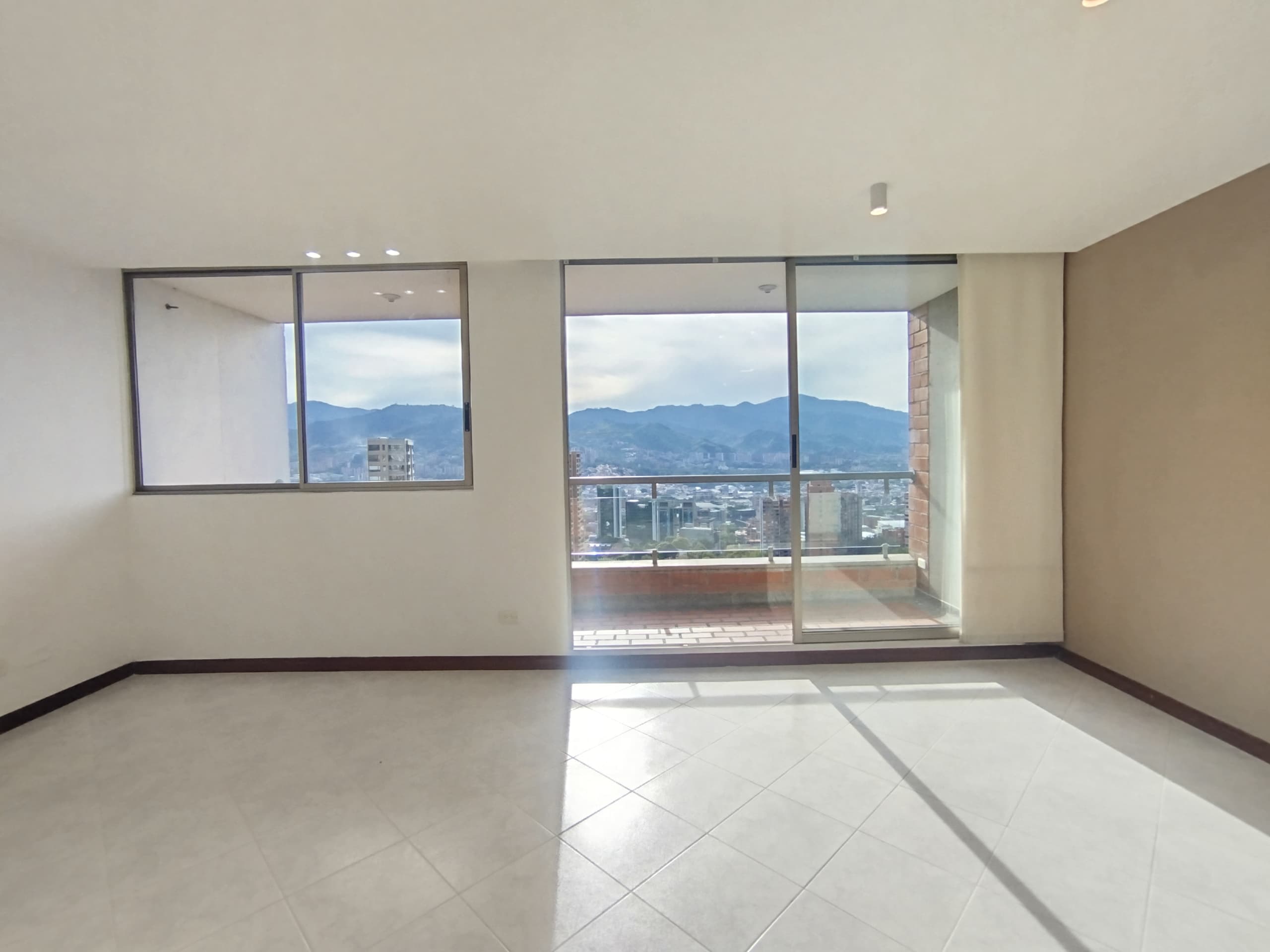 Apartamento en arriendo en Los Balsos, Poblado, Medellín — foto 5 de 20