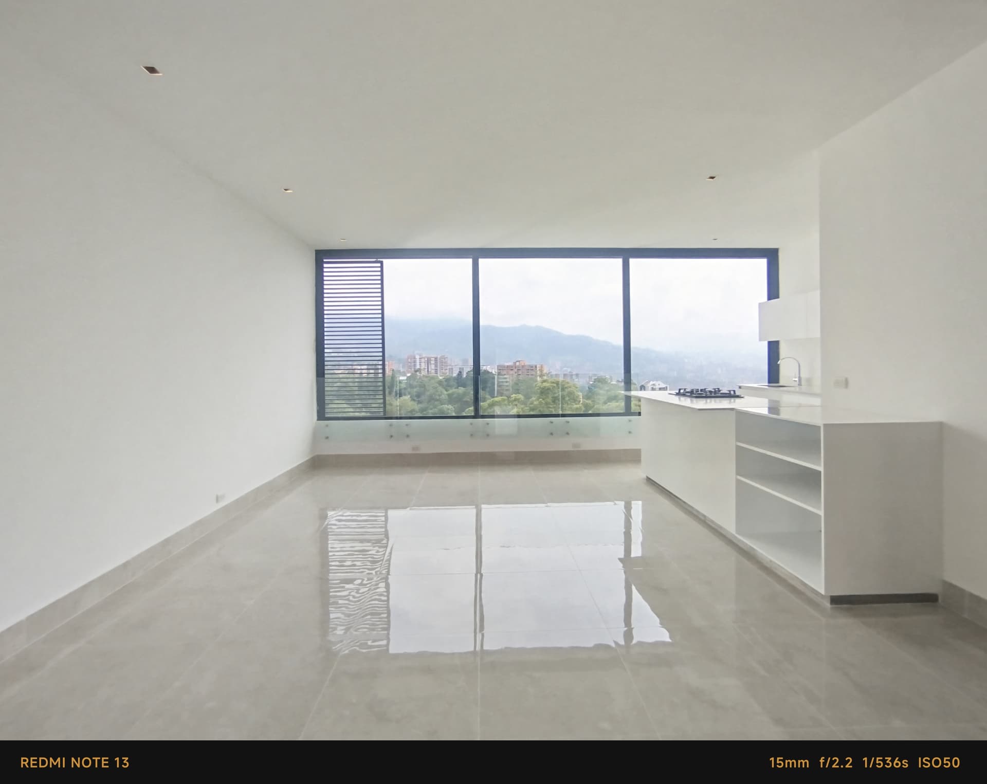 Apartaestudio en arriendo en San Lucas, Poblado, Medellín — foto 1 de 16