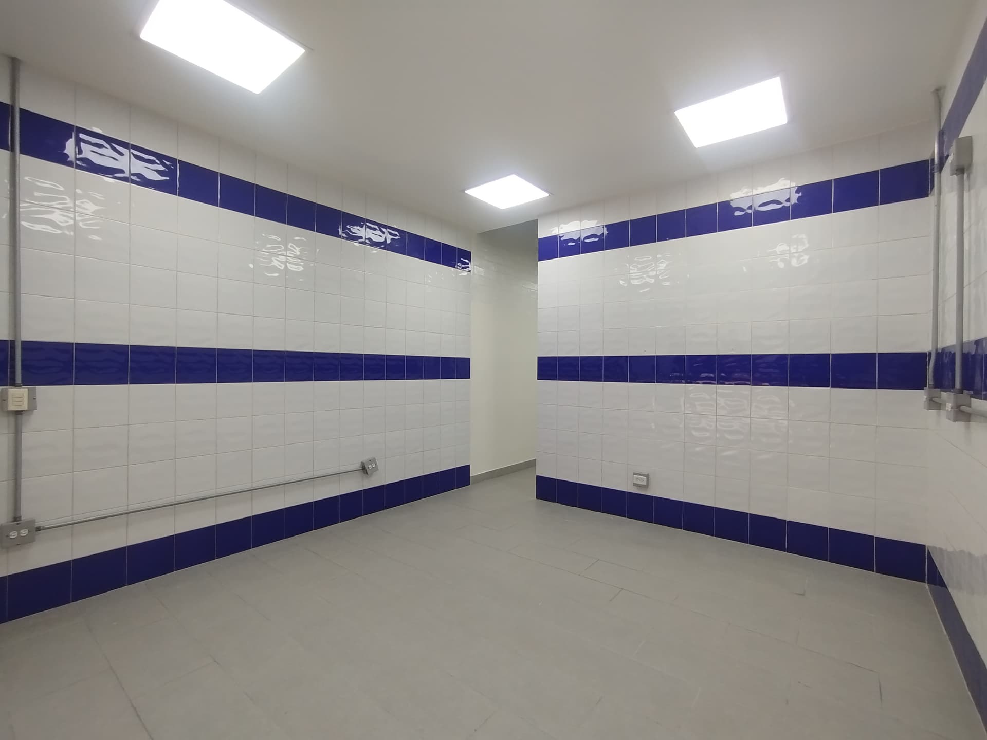 Local en arriendo en La Aguacatala, Poblado, Medellín — foto 1 de 14